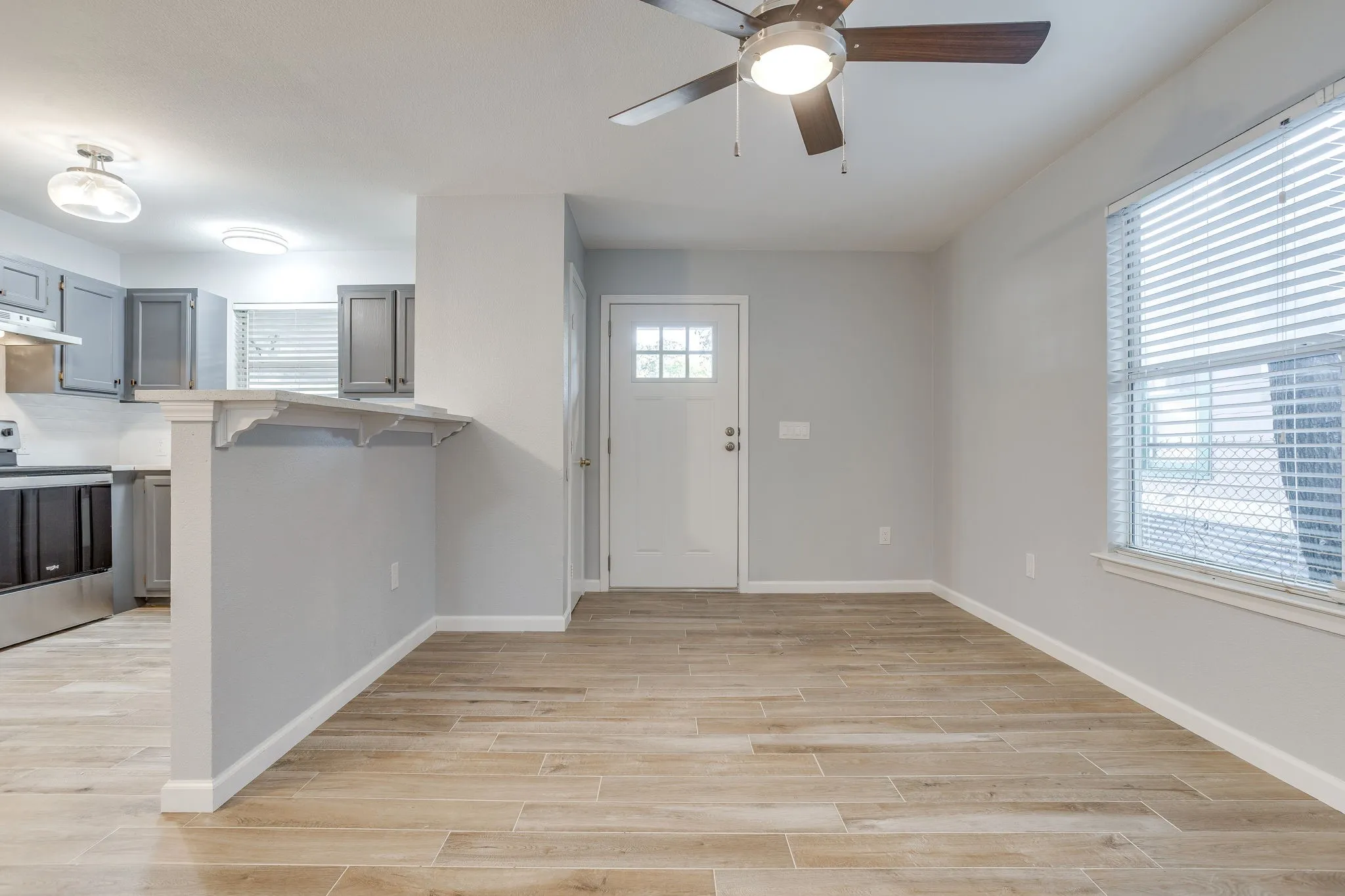Duplex For Rent in Tarrant County , 2616 Bomar Avenue 2618, Fort Worth, Texas 76103, 3 Bedroom, 2 Bathroom, Garage spaces, 2,080 Sqft, built in 2004, mls#21371032, Real Estate Agent in Fort Worth, Homes For Rent in Tarrant county, Homes For Rent in Fort Worth, Realtor in Fort Worth Texas, Real Estate Brokerage Independent Realty Texas, Luminita Cordes Realtor
