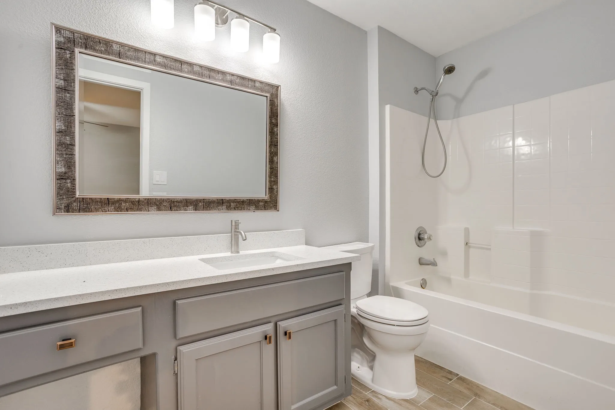 Duplex For Rent in Tarrant County , 2616 Bomar Avenue 2618, Fort Worth, Texas 76103, 3 Bedroom, 2 Bathroom, Garage spaces, 2,080 Sqft, built in 2004, mls#21371032, Real Estate Agent in Fort Worth, Homes For Rent in Tarrant county, Homes For Rent in Fort Worth, Realtor in Fort Worth Texas, Real Estate Brokerage Independent Realty Texas, Luminita Cordes Realtor