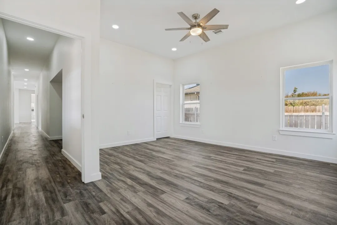 Single Family Residence For Rent in Denton County , 315 Lois Street, Roanoke, Texas 76262, 4 Bedroom, 4 Bathroom, 1 Garage spaces, 3,283 Sqft, built in 2022, mls#21370462, Real Estate Agent in Roanoke, Homes For Rent in Denton county, Homes For Rent in Roanoke, Realtor in Roanoke Texas, Real Estate Brokerage Independent Realty Texas, Luminita Cordes Realtor