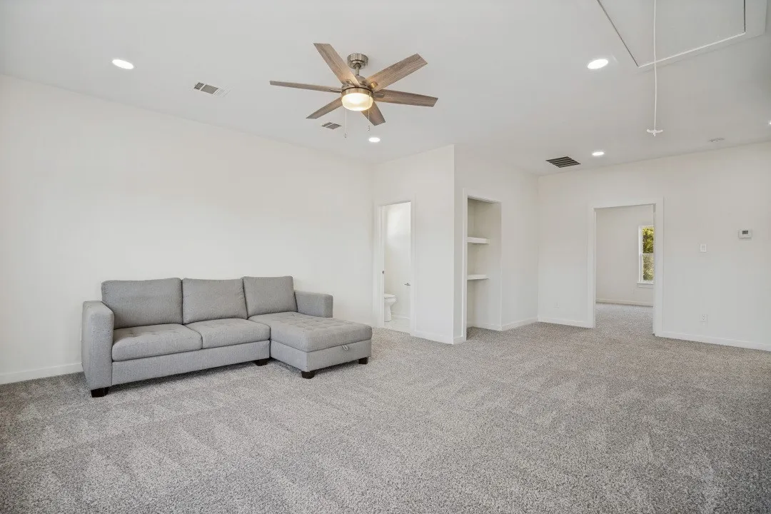Single Family Residence For Rent in Denton County , 315 Lois Street, Roanoke, Texas 76262, 4 Bedroom, 4 Bathroom, 1 Garage spaces, 3,283 Sqft, built in 2022, mls#21370462, Real Estate Agent in Roanoke, Homes For Rent in Denton county, Homes For Rent in Roanoke, Realtor in Roanoke Texas, Real Estate Brokerage Independent Realty Texas, Luminita Cordes Realtor