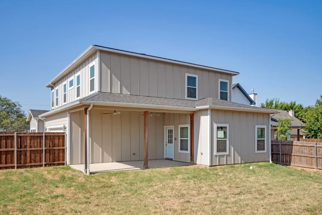 Single Family Residence For Rent in Denton County , 315 Lois Street, Roanoke, Texas 76262, 4 Bedroom, 4 Bathroom, 1 Garage spaces, 3,283 Sqft, built in 2022, mls#21370462, Real Estate Agent in Roanoke, Homes For Rent in Denton county, Homes For Rent in Roanoke, Realtor in Roanoke Texas, Real Estate Brokerage Independent Realty Texas, Luminita Cordes Realtor