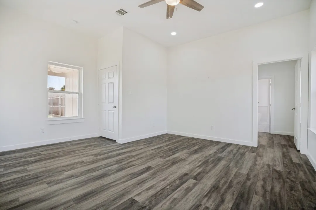 Single Family Residence For Rent in Denton County , 315 Lois Street, Roanoke, Texas 76262, 4 Bedroom, 4 Bathroom, 1 Garage spaces, 3,283 Sqft, built in 2022, mls#21370462, Real Estate Agent in Roanoke, Homes For Rent in Denton county, Homes For Rent in Roanoke, Realtor in Roanoke Texas, Real Estate Brokerage Independent Realty Texas, Luminita Cordes Realtor