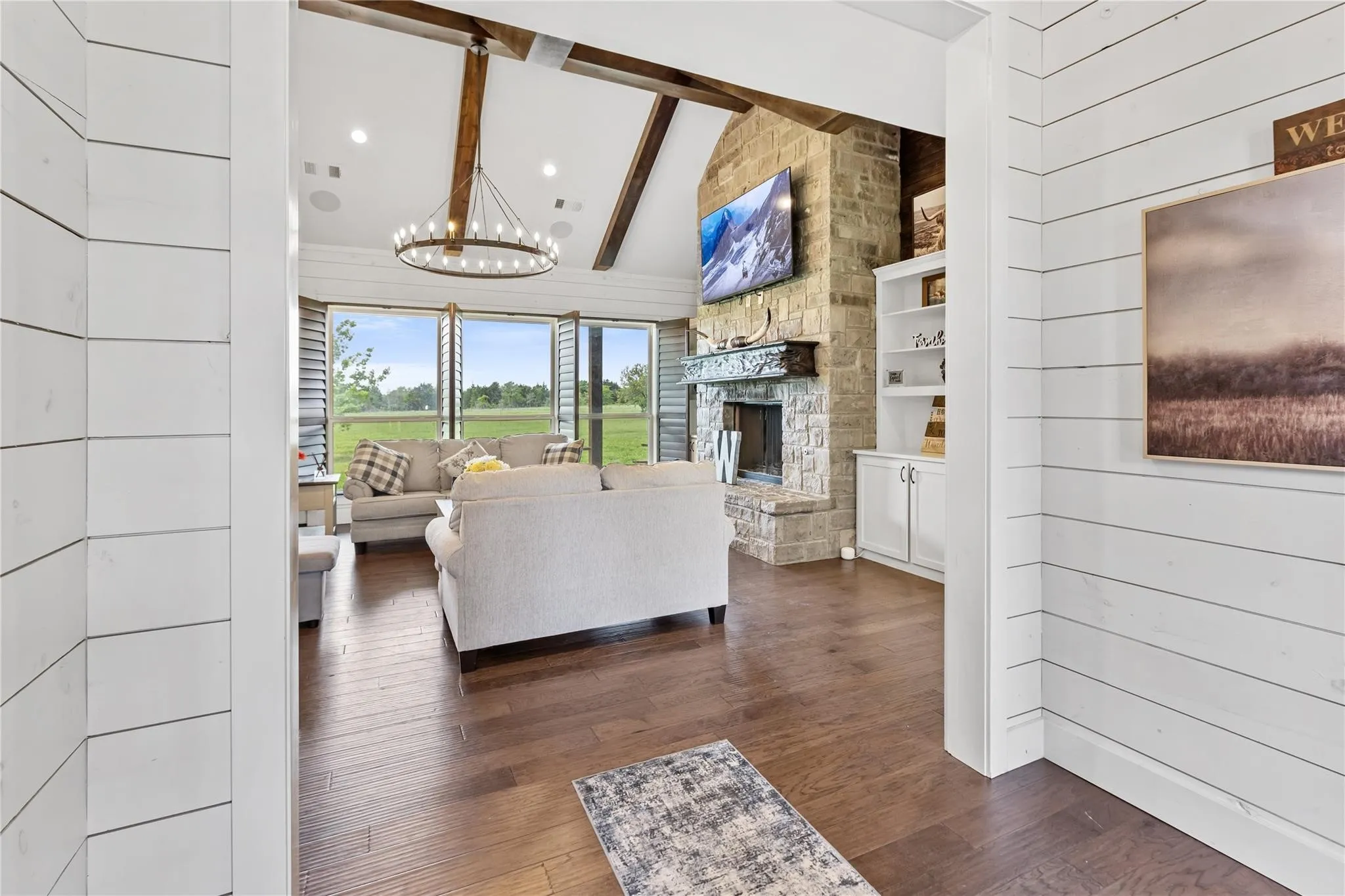 Farm For Rent in Ellis County , 400 Bethel Road, Waxahachie, Texas 75167, 4 Bedroom, 3 Bathroom, 3 Garage spaces, 3,000 Sqft, built in 2017, mls#21372887, Real Estate Agent in Waxahachie, Homes For Rent in Ellis county, Homes For Rent in Waxahachie, Realtor in Waxahachie Texas, Real Estate Brokerage Independent Realty Texas, Luminita Cordes Realtor