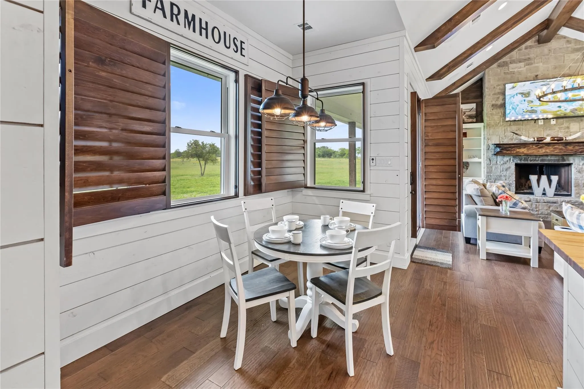 Farm For Rent in Ellis County , 400 Bethel Road, Waxahachie, Texas 75167, 4 Bedroom, 3 Bathroom, 3 Garage spaces, 3,000 Sqft, built in 2017, mls#21372887, Real Estate Agent in Waxahachie, Homes For Rent in Ellis county, Homes For Rent in Waxahachie, Realtor in Waxahachie Texas, Real Estate Brokerage Independent Realty Texas, Luminita Cordes Realtor