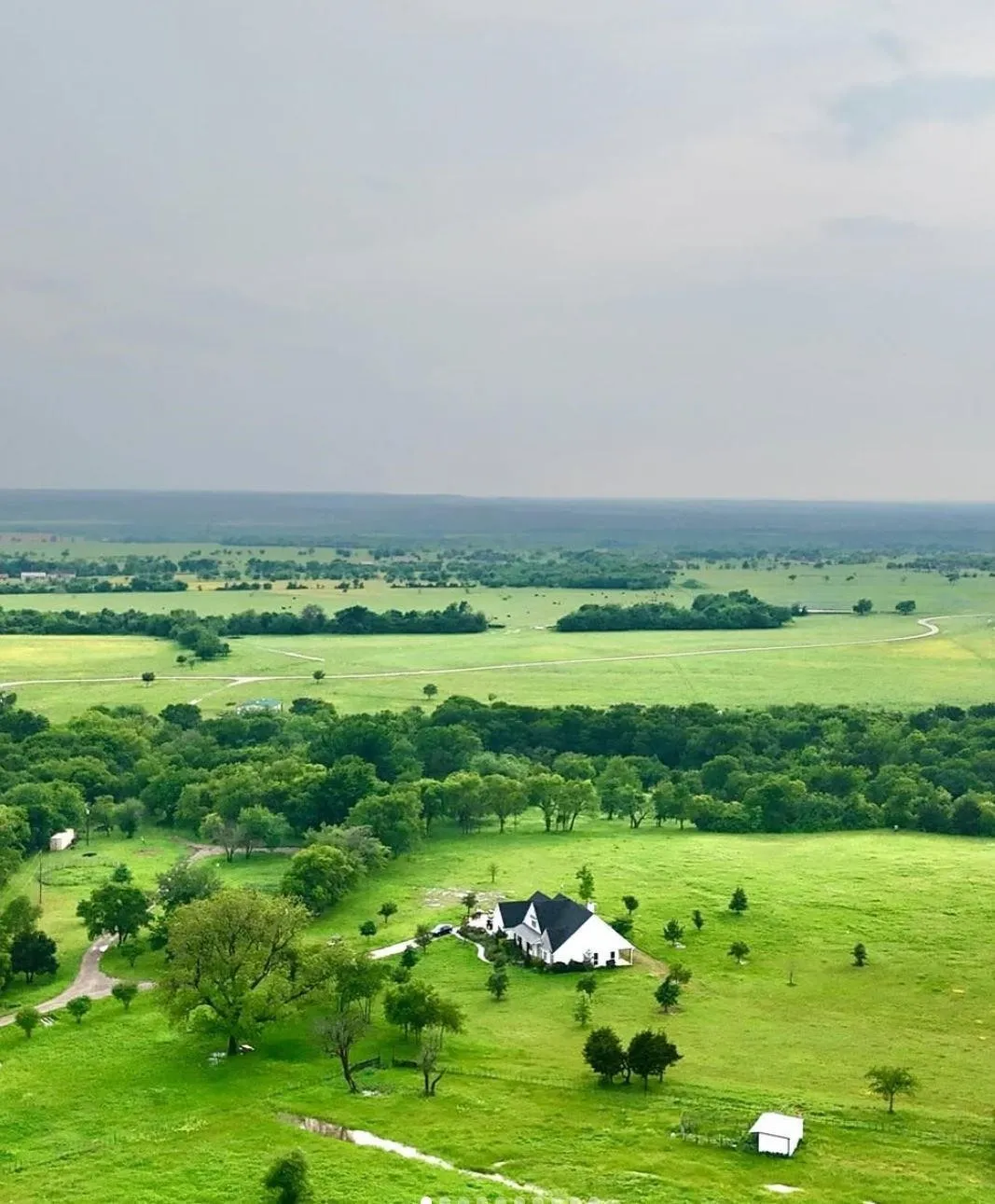 Farm For Rent in Ellis County , 400 Bethel Road, Waxahachie, Texas 75167, 4 Bedroom, 3 Bathroom, 3 Garage spaces, 3,000 Sqft, built in 2017, mls#21372887, Real Estate Agent in Waxahachie, Homes For Rent in Ellis county, Homes For Rent in Waxahachie, Realtor in Waxahachie Texas, Real Estate Brokerage Independent Realty Texas, Luminita Cordes Realtor