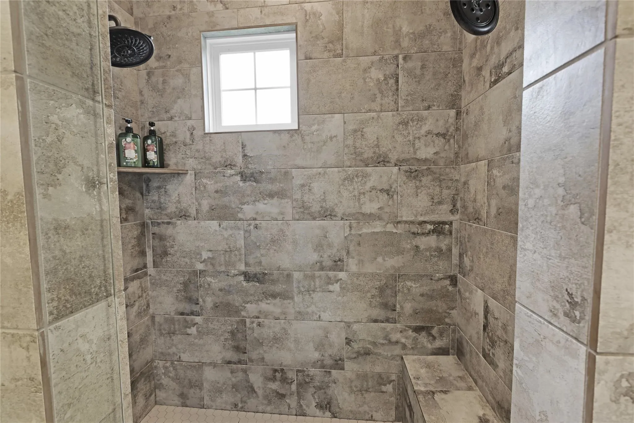 Farm For Rent in Ellis County , 400 Bethel Road, Waxahachie, Texas 75167, 4 Bedroom, 3 Bathroom, 3 Garage spaces, 3,000 Sqft, built in 2017, mls#21372887, Real Estate Agent in Waxahachie, Homes For Rent in Ellis county, Homes For Rent in Waxahachie, Realtor in Waxahachie Texas, Real Estate Brokerage Independent Realty Texas, Luminita Cordes Realtor