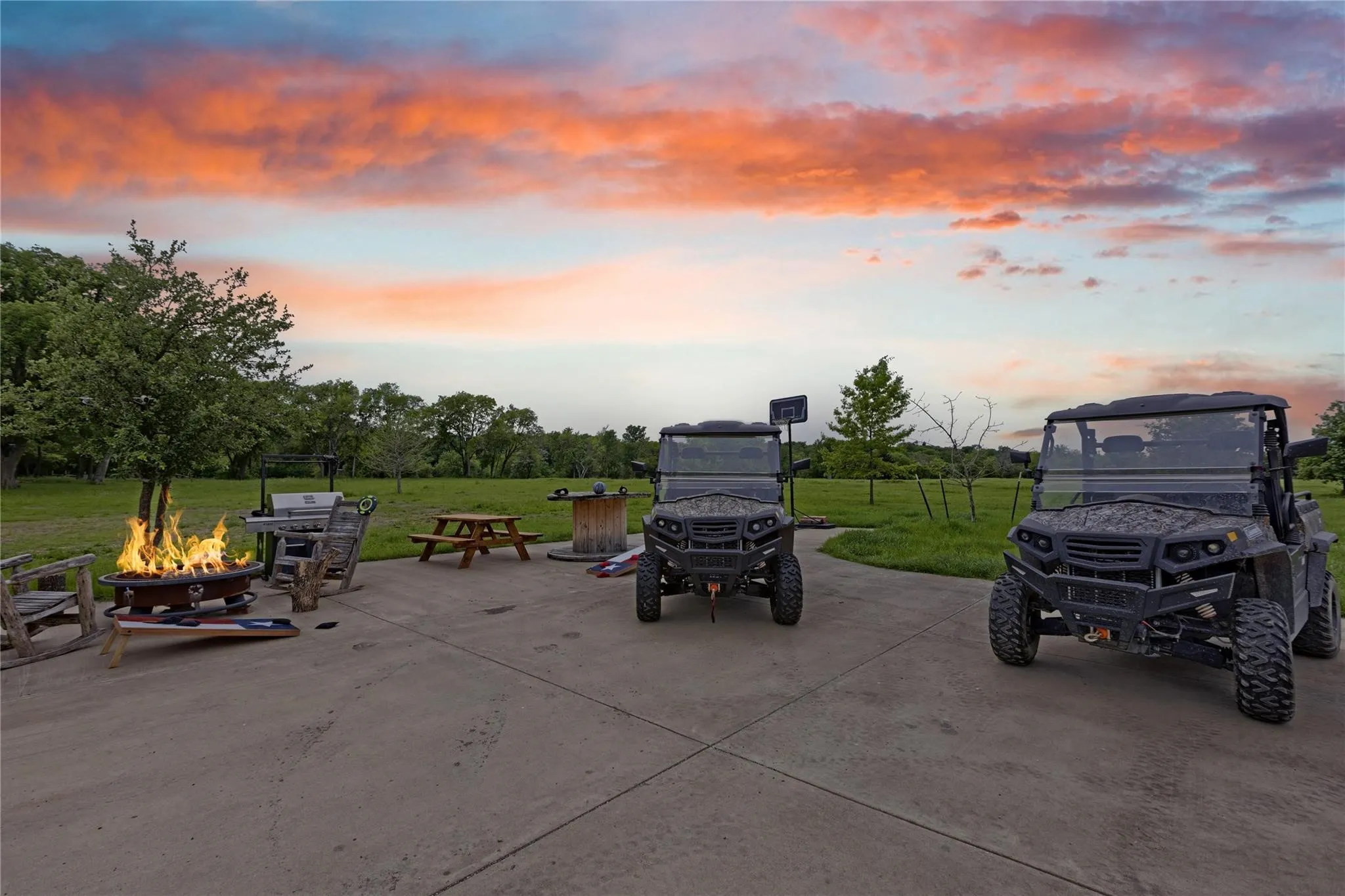 Farm For Rent in Ellis County , 400 Bethel Road, Waxahachie, Texas 75167, 4 Bedroom, 3 Bathroom, 3 Garage spaces, 3,000 Sqft, built in 2017, mls#21372887, Real Estate Agent in Waxahachie, Homes For Rent in Ellis county, Homes For Rent in Waxahachie, Realtor in Waxahachie Texas, Real Estate Brokerage Independent Realty Texas, Luminita Cordes Realtor