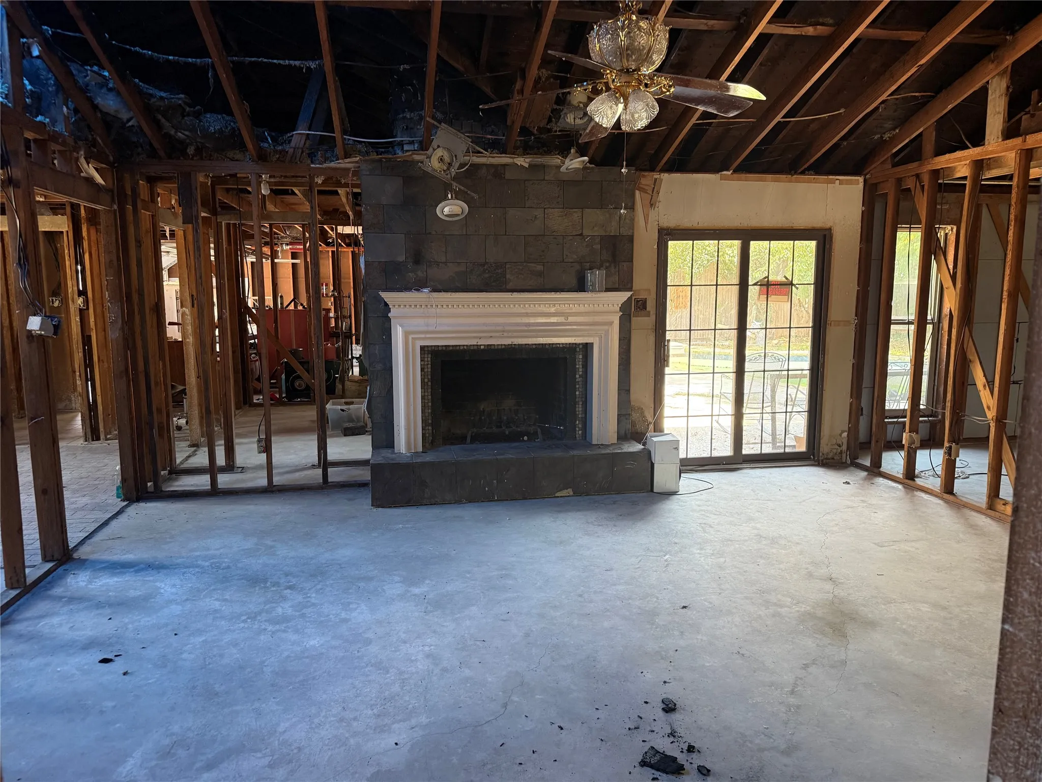Single Family Residence For Sale in Dallas County , 147 Sandy Oak Lane, Coppell, Texas 75019, 4 Bedroom, 3 Bathroom, 2 Garage spaces, 2,316 Sqft, built in 1980, mls#21372902, Real Estate Agent in Coppell, Homes For Sale in Dallas county, Homes For Sale in Coppell, Realtor in Coppell Texas, Real Estate Brokerage Independent Realty Texas, Luminita Cordes Realtor