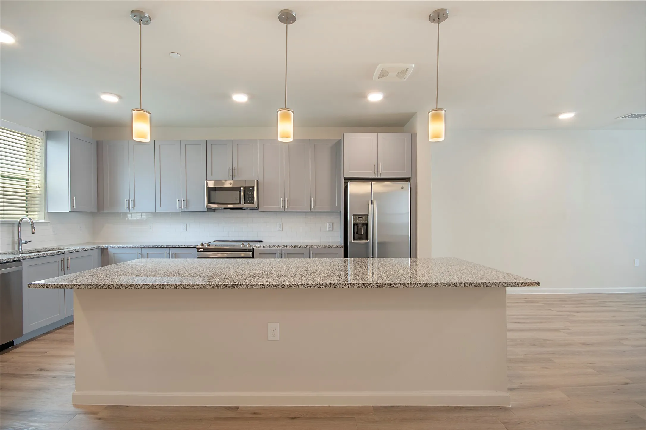 Townhouse For Rent in Collin County , 2100 Legacy Drive 506, Plano, Texas 75023, 3 Bedroom, 4 Bathroom, 2 Garage spaces, 1,897 Sqft, built in 2023, mls#21372892, Real Estate Agent in Plano, Homes For Rent in Collin county, Homes For Rent in Plano, Realtor in Plano Texas, Real Estate Brokerage Independent Realty Texas, Luminita Cordes Realtor