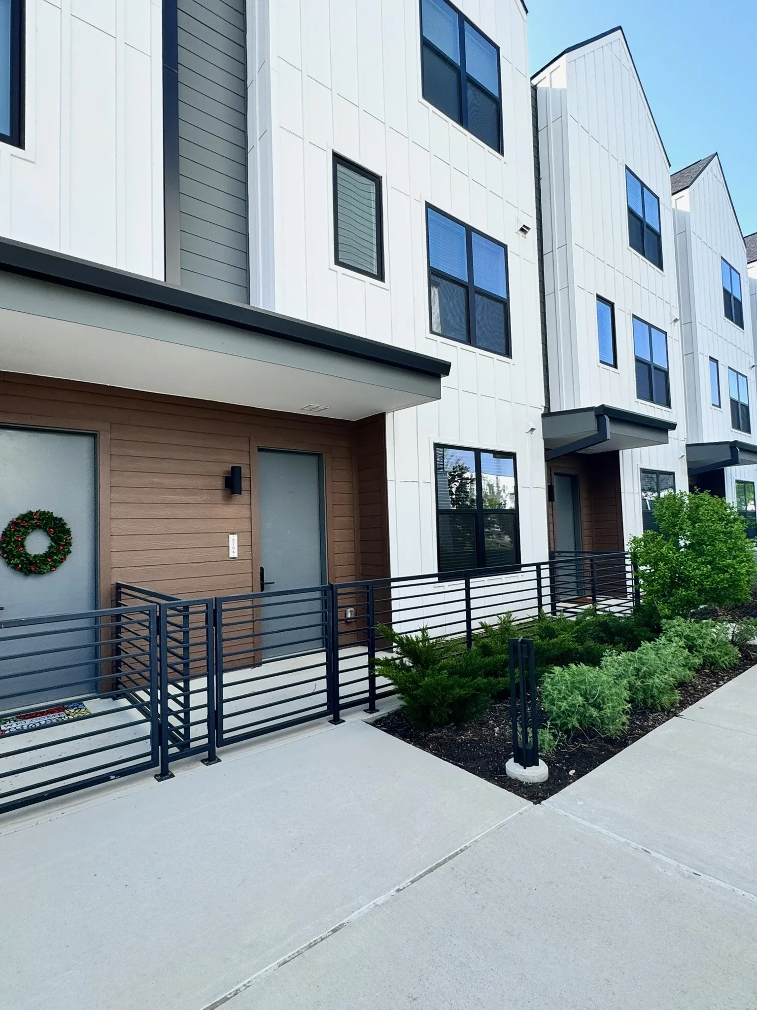 Townhouse For Rent in Collin County , 2100 Legacy Drive 506, Plano, Texas 75023, 3 Bedroom, 4 Bathroom, 2 Garage spaces, 1,897 Sqft, built in 2023, mls#21372892, Real Estate Agent in Plano, Homes For Rent in Collin county, Homes For Rent in Plano, Realtor in Plano Texas, Real Estate Brokerage Independent Realty Texas, Luminita Cordes Realtor