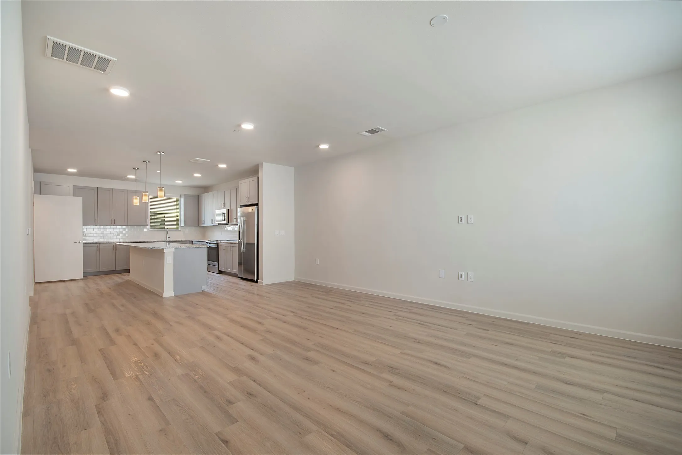 Townhouse For Rent in Collin County , 2100 Legacy Drive 506, Plano, Texas 75023, 3 Bedroom, 4 Bathroom, 2 Garage spaces, 1,897 Sqft, built in 2023, mls#21372892, Real Estate Agent in Plano, Homes For Rent in Collin county, Homes For Rent in Plano, Realtor in Plano Texas, Real Estate Brokerage Independent Realty Texas, Luminita Cordes Realtor
