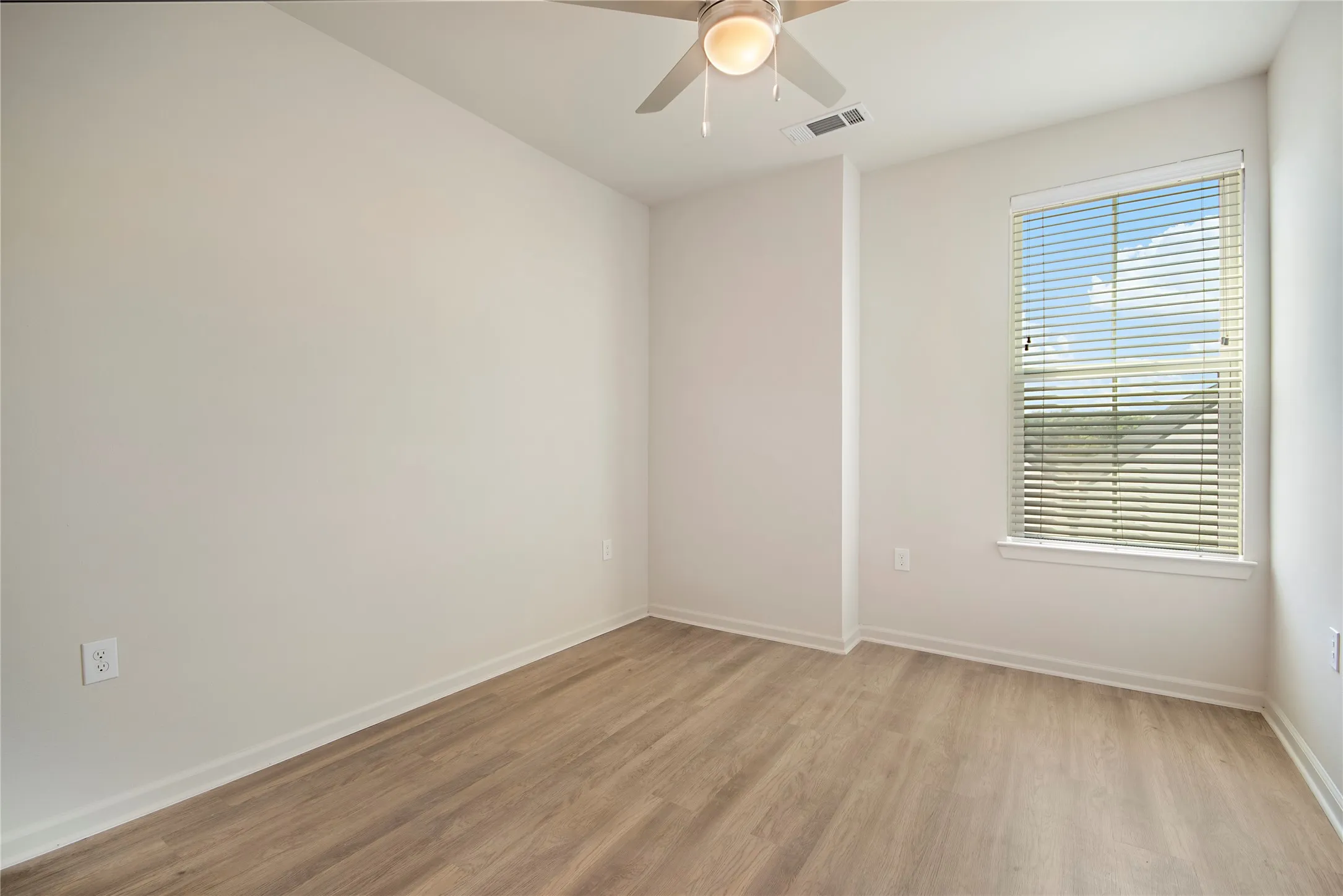 Townhouse For Rent in Collin County , 2100 Legacy Drive 506, Plano, Texas 75023, 3 Bedroom, 4 Bathroom, 2 Garage spaces, 1,897 Sqft, built in 2023, mls#21372892, Real Estate Agent in Plano, Homes For Rent in Collin county, Homes For Rent in Plano, Realtor in Plano Texas, Real Estate Brokerage Independent Realty Texas, Luminita Cordes Realtor
