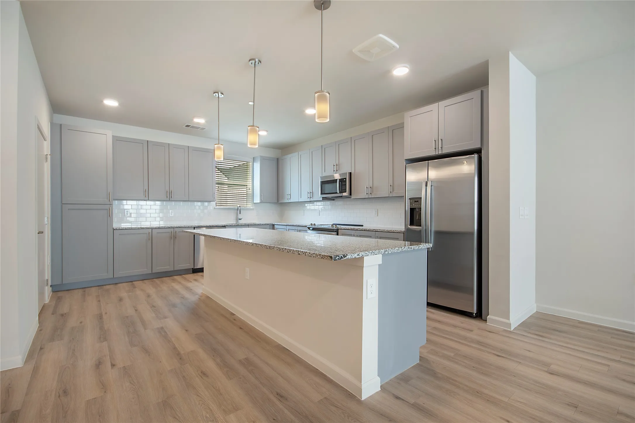 Townhouse For Rent in Collin County , 2100 Legacy Drive 506, Plano, Texas 75023, 3 Bedroom, 4 Bathroom, 2 Garage spaces, 1,897 Sqft, built in 2023, mls#21372892, Real Estate Agent in Plano, Homes For Rent in Collin county, Homes For Rent in Plano, Realtor in Plano Texas, Real Estate Brokerage Independent Realty Texas, Luminita Cordes Realtor