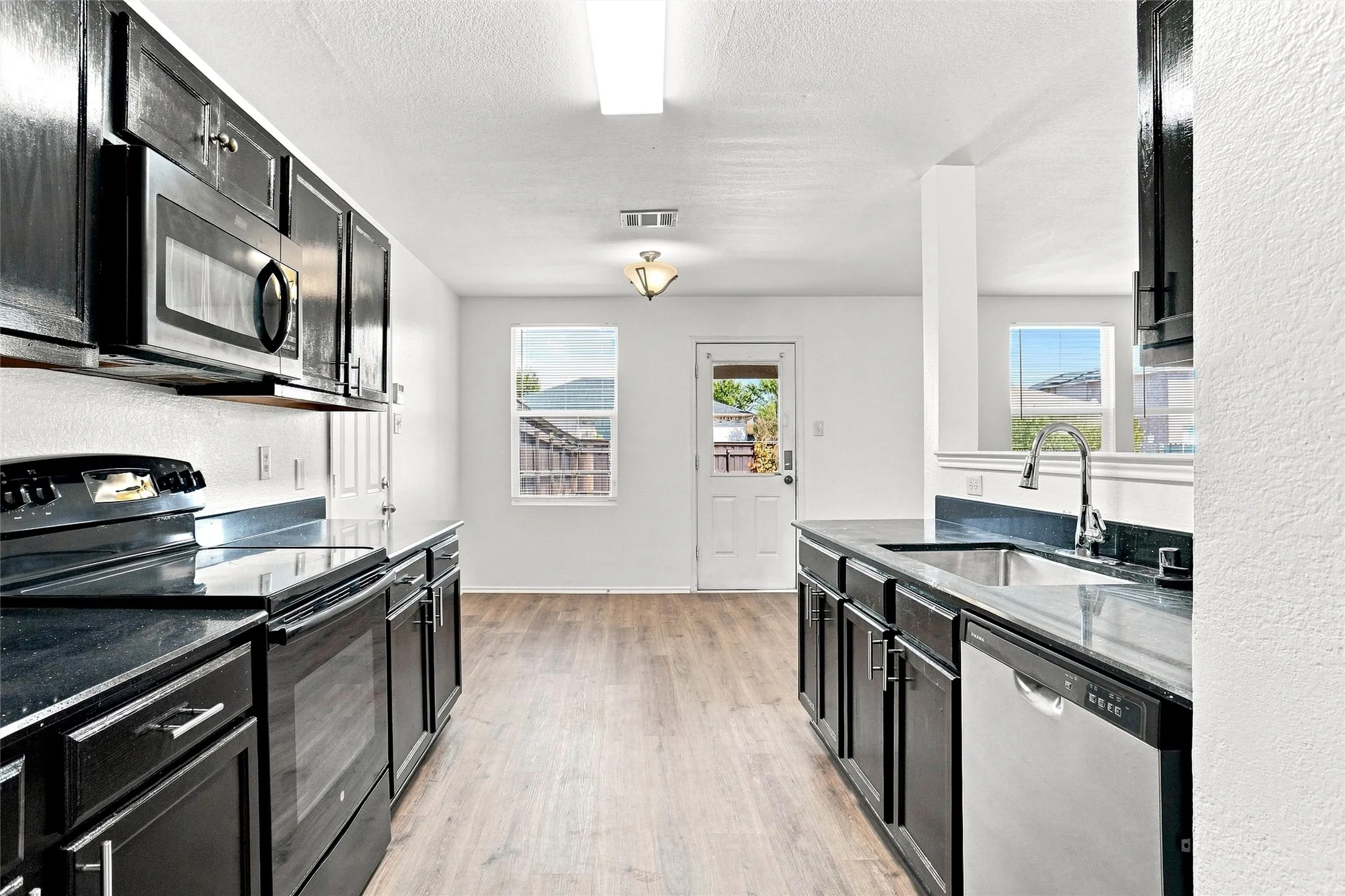 Single Family Residence For Sale in Dallas County , 1027 Graystone Drive, Lancaster, Texas 75134, 4 Bedroom, 3 Bathroom, 2 Garage spaces, 2,560 Sqft, built in 2006, mls#21365808, Real Estate Agent in Lancaster, Homes For Sale in Dallas county, Homes For Sale in Lancaster, Realtor in Lancaster Texas, Real Estate Brokerage Independent Realty Texas, Luminita Cordes Realtor