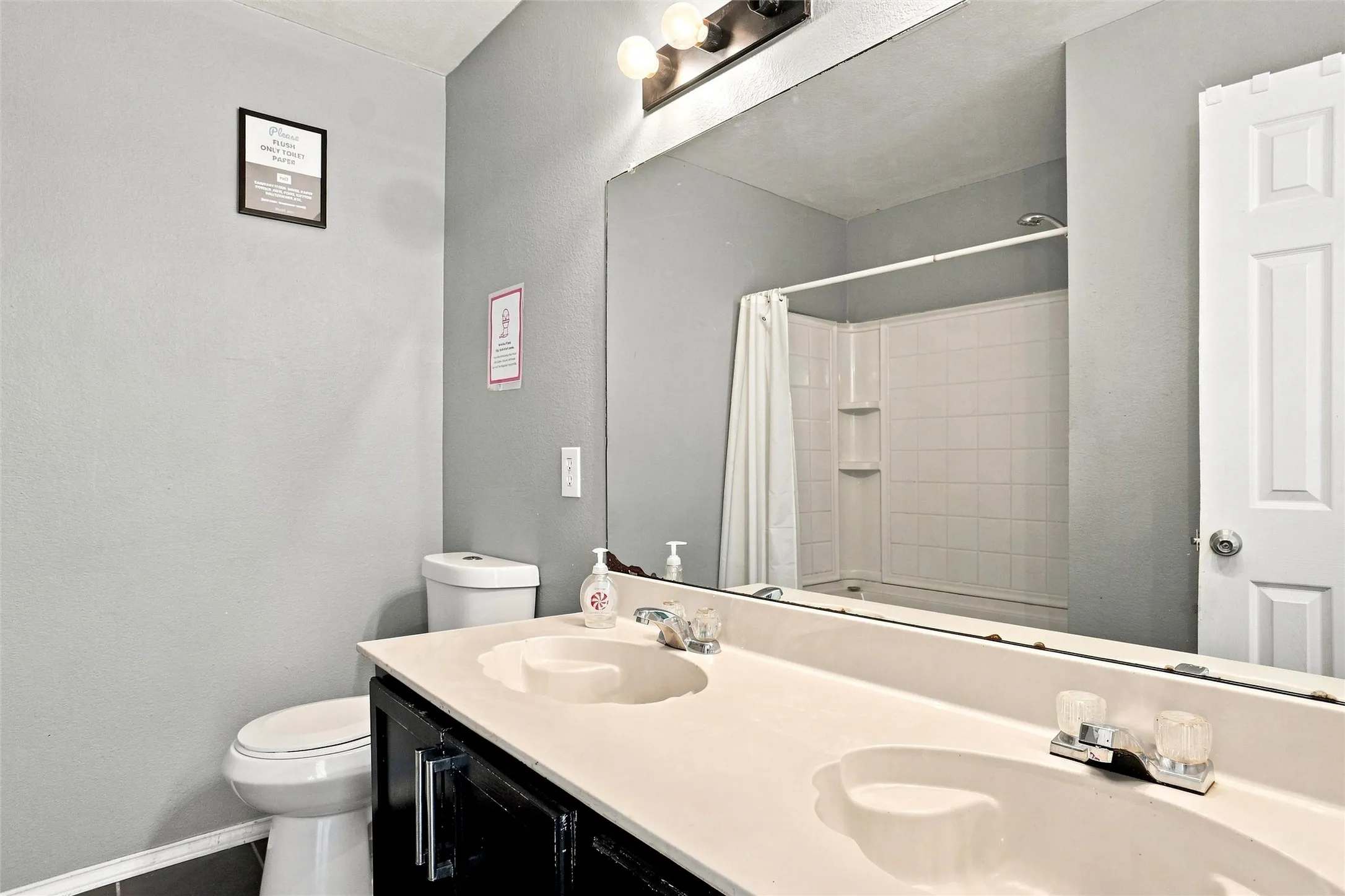 Single Family Residence For Sale in Dallas County , 1027 Graystone Drive, Lancaster, Texas 75134, 4 Bedroom, 3 Bathroom, 2 Garage spaces, 2,560 Sqft, built in 2006, mls#21365808, Real Estate Agent in Lancaster, Homes For Sale in Dallas county, Homes For Sale in Lancaster, Realtor in Lancaster Texas, Real Estate Brokerage Independent Realty Texas, Luminita Cordes Realtor