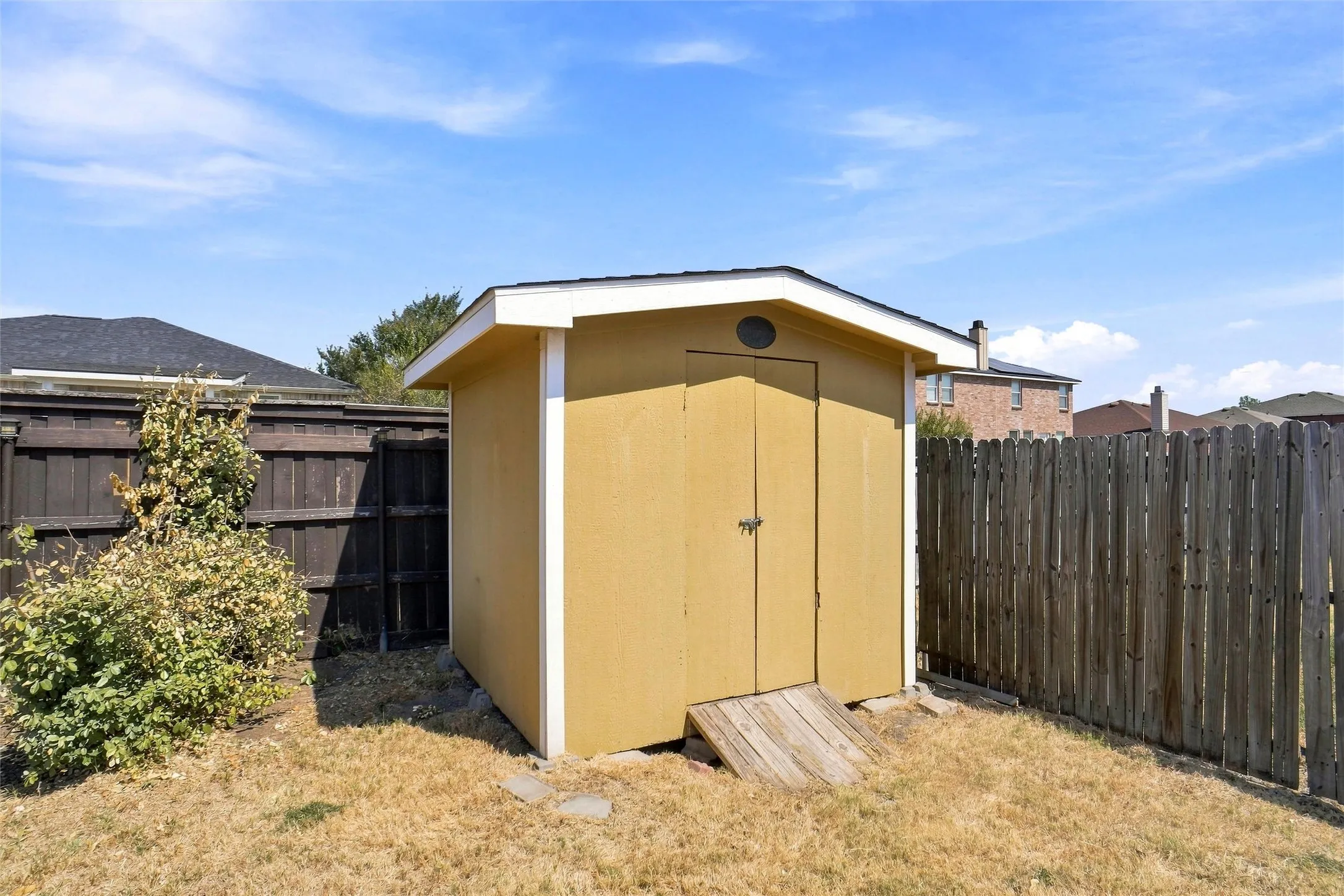 Single Family Residence For Sale in Dallas County , 1027 Graystone Drive, Lancaster, Texas 75134, 4 Bedroom, 3 Bathroom, 2 Garage spaces, 2,560 Sqft, built in 2006, mls#21365808, Real Estate Agent in Lancaster, Homes For Sale in Dallas county, Homes For Sale in Lancaster, Realtor in Lancaster Texas, Real Estate Brokerage Independent Realty Texas, Luminita Cordes Realtor