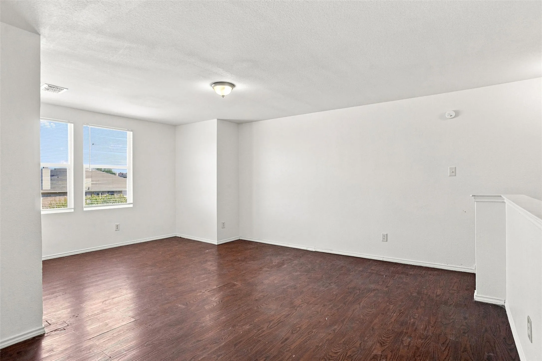 Single Family Residence For Sale in Dallas County , 1027 Graystone Drive, Lancaster, Texas 75134, 4 Bedroom, 3 Bathroom, 2 Garage spaces, 2,560 Sqft, built in 2006, mls#21365808, Real Estate Agent in Lancaster, Homes For Sale in Dallas county, Homes For Sale in Lancaster, Realtor in Lancaster Texas, Real Estate Brokerage Independent Realty Texas, Luminita Cordes Realtor