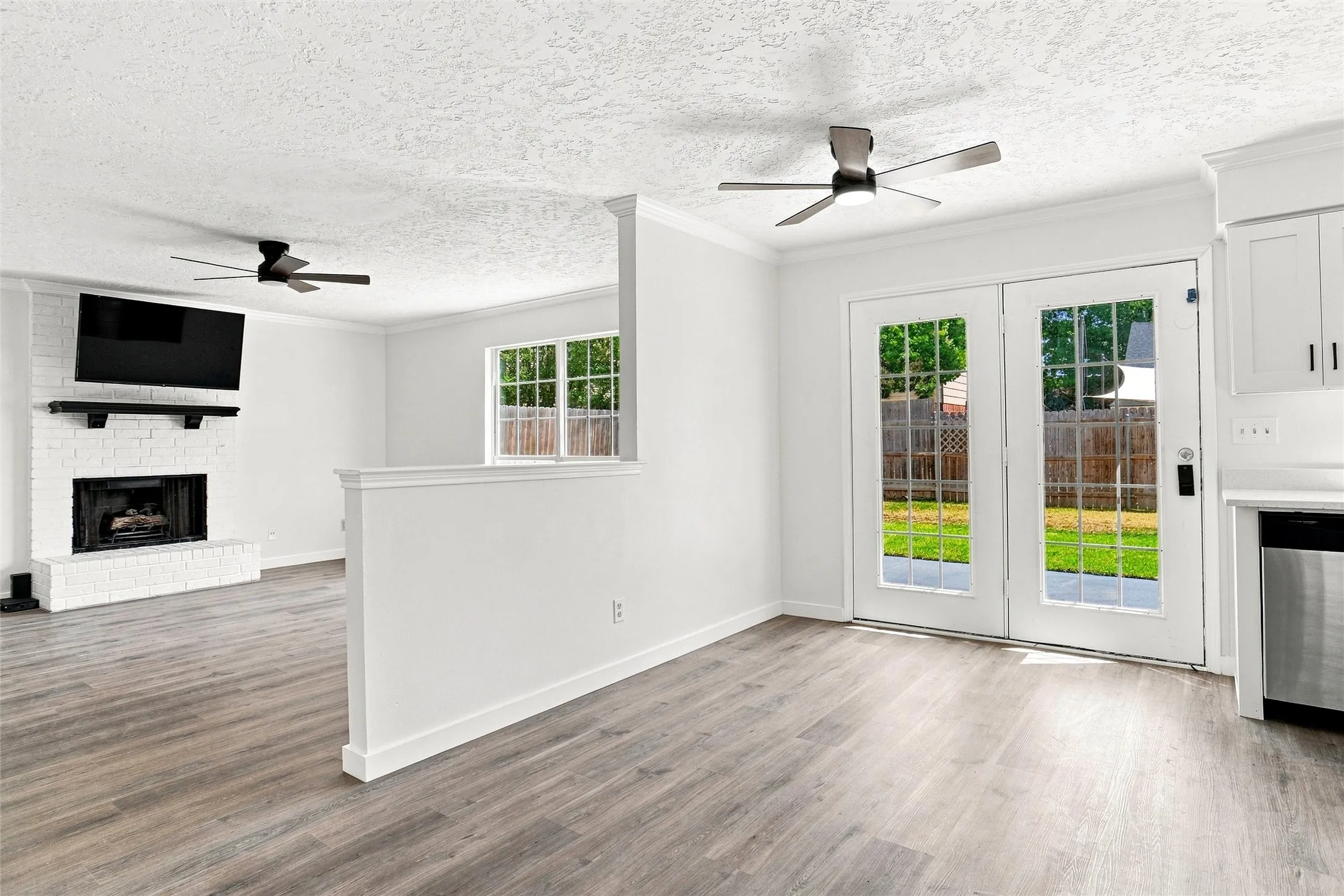 Single Family Residence For Sale in Tarrant County , 4138 Scotland Drive, Grand Prairie, Texas 75052, 4 Bedroom, 3 Bathroom, 2 Garage spaces, 2,476 Sqft, built in 1987, mls#21363606, Real Estate Agent in Grand Prairie, Homes For Sale in Tarrant county, Homes For Sale in Grand Prairie, Realtor in Grand Prairie Texas, Real Estate Brokerage Independent Realty Texas, Luminita Cordes Realtor