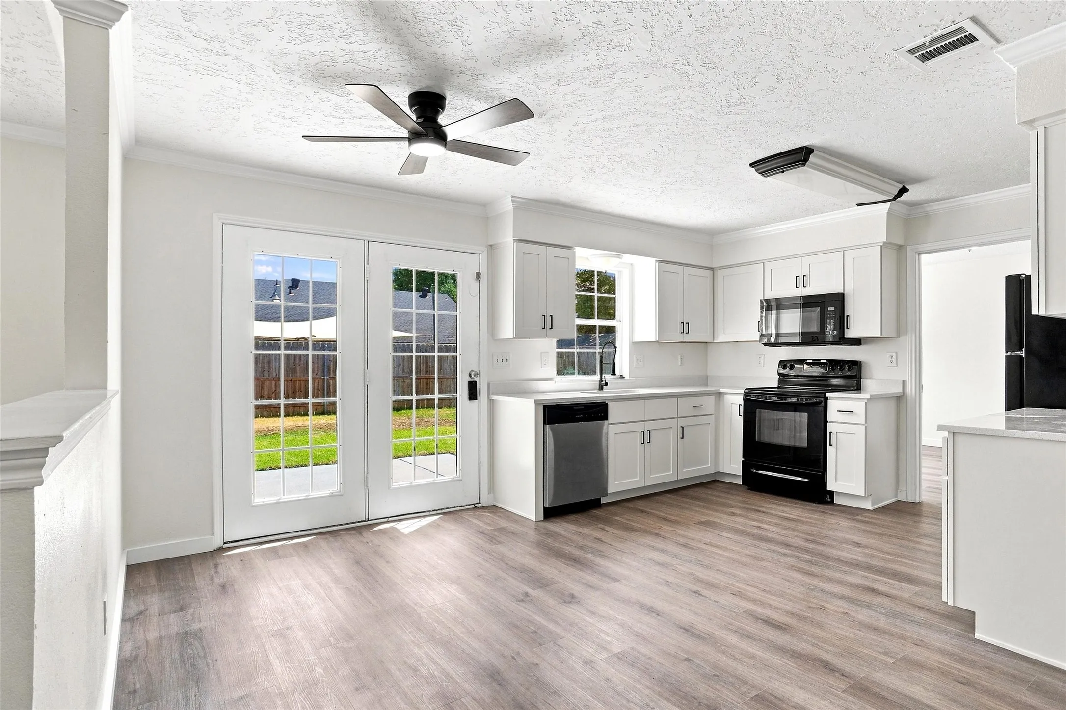 Single Family Residence For Sale in Tarrant County , 4138 Scotland Drive, Grand Prairie, Texas 75052, 4 Bedroom, 3 Bathroom, 2 Garage spaces, 2,476 Sqft, built in 1987, mls#21363606, Real Estate Agent in Grand Prairie, Homes For Sale in Tarrant county, Homes For Sale in Grand Prairie, Realtor in Grand Prairie Texas, Real Estate Brokerage Independent Realty Texas, Luminita Cordes Realtor