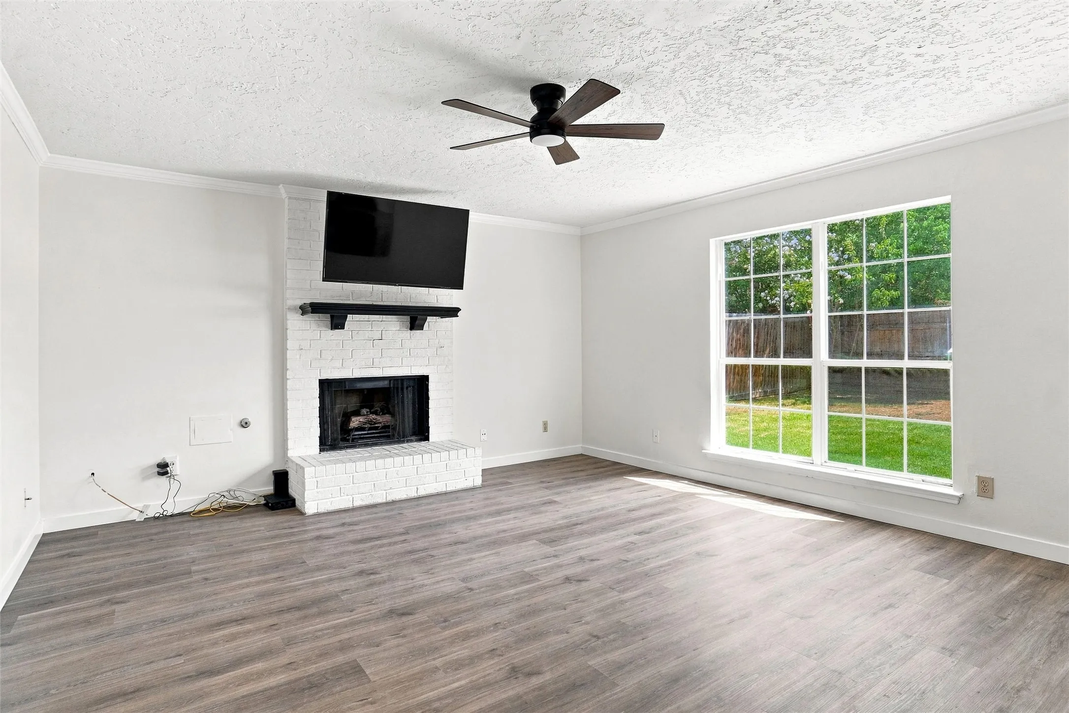 Single Family Residence For Sale in Tarrant County , 4138 Scotland Drive, Grand Prairie, Texas 75052, 4 Bedroom, 3 Bathroom, 2 Garage spaces, 2,476 Sqft, built in 1987, mls#21363606, Real Estate Agent in Grand Prairie, Homes For Sale in Tarrant county, Homes For Sale in Grand Prairie, Realtor in Grand Prairie Texas, Real Estate Brokerage Independent Realty Texas, Luminita Cordes Realtor