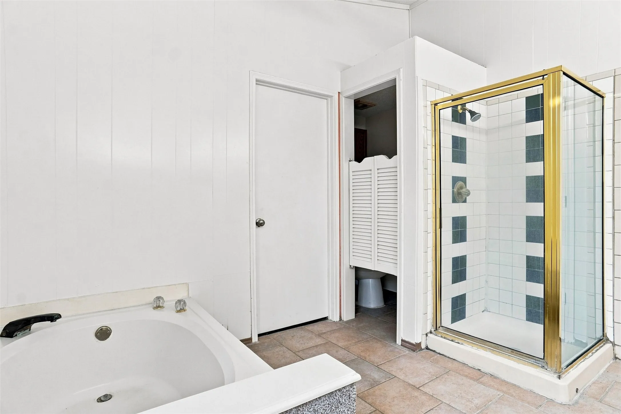 Single Family Residence For Sale in Tarrant County , 4138 Scotland Drive, Grand Prairie, Texas 75052, 4 Bedroom, 3 Bathroom, 2 Garage spaces, 2,476 Sqft, built in 1987, mls#21363606, Real Estate Agent in Grand Prairie, Homes For Sale in Tarrant county, Homes For Sale in Grand Prairie, Realtor in Grand Prairie Texas, Real Estate Brokerage Independent Realty Texas, Luminita Cordes Realtor