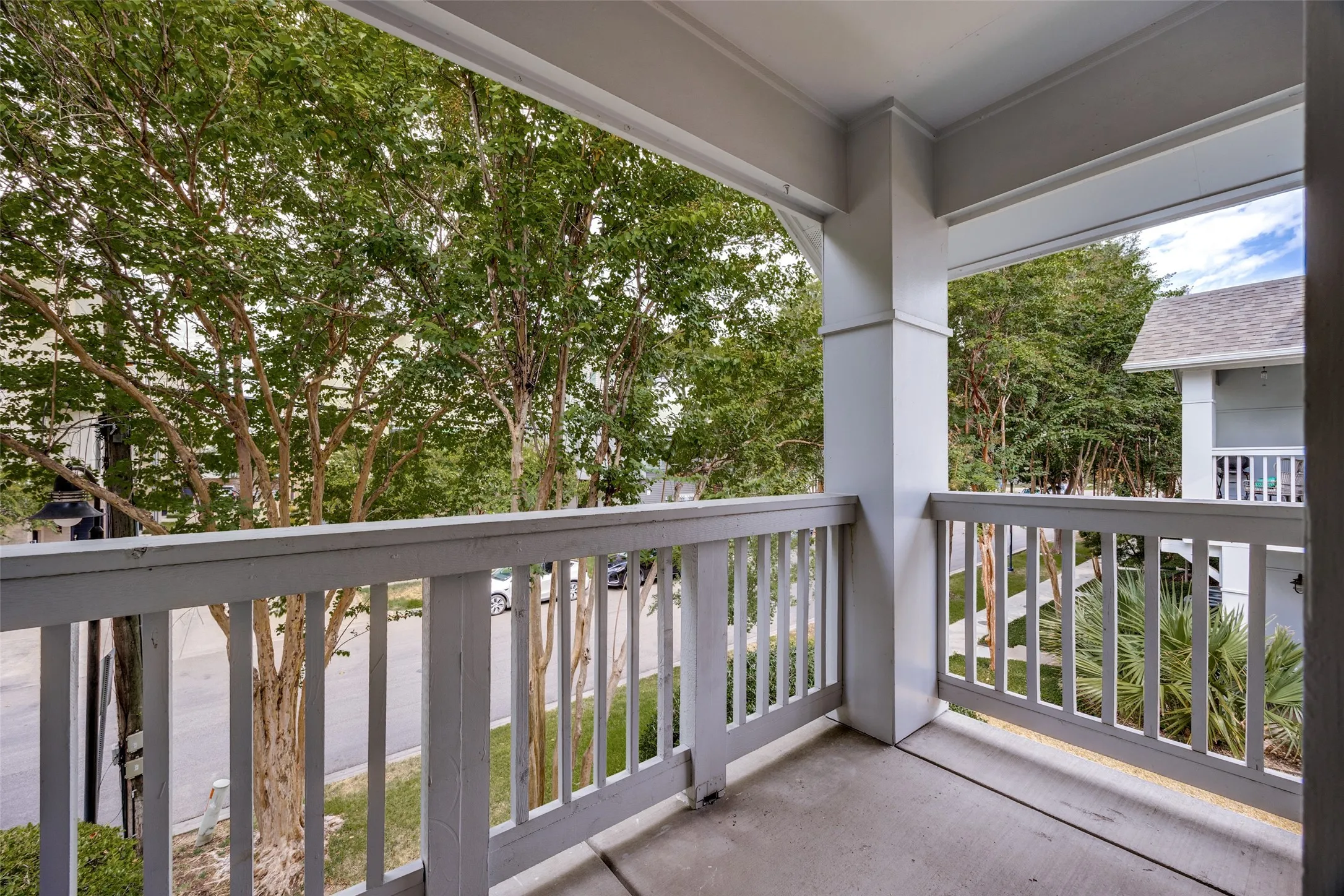 Townhouse For Sale in Dallas County , 1852 Summit Avenue, Dallas, Texas 75206, 2 Bedroom, 3 Bathroom, 2 Garage spaces, 1,454 Sqft, built in 2005, mls#21371572, Real Estate Agent in Dallas, Homes For Sale in Dallas county, Homes For Sale in Dallas, Realtor in Dallas Texas, Real Estate Brokerage Independent Realty Texas, Luminita Cordes Realtor