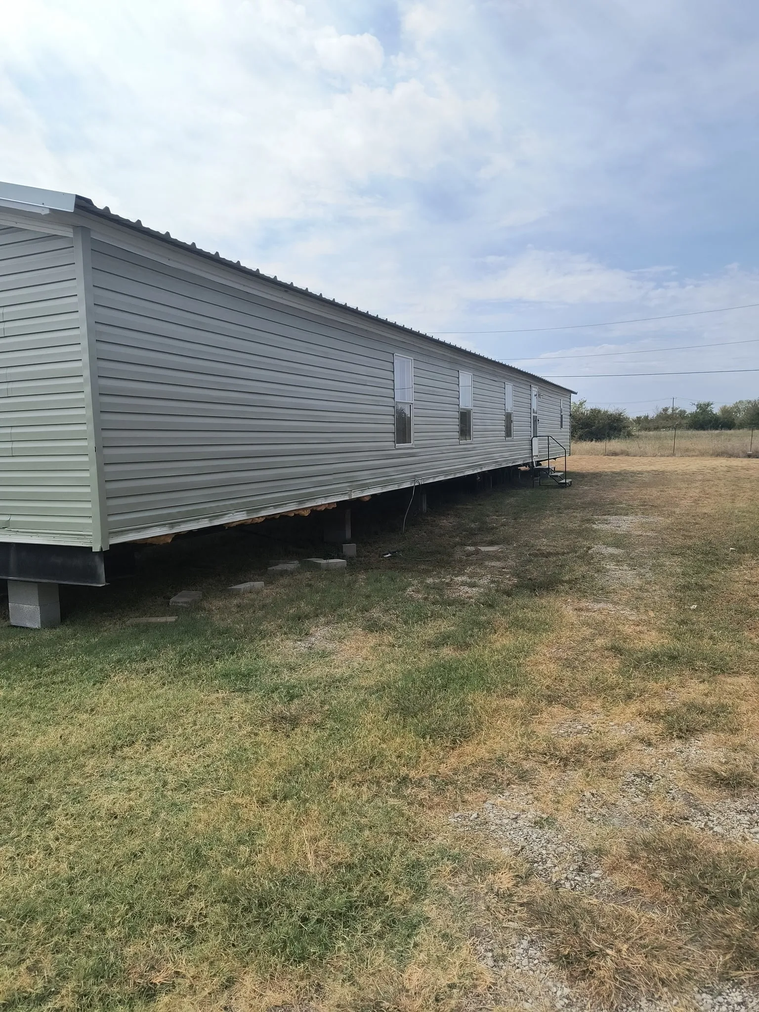 Mobile Home For Rent in Hood County , 4117 Gloria Court, Granbury, Texas 76049, 3 Bedroom, 2 Bathroom, Garage spaces, 1,216 Sqft, built in 2006, mls#21372899, Real Estate Agent in Granbury, Homes For Rent in Hood county, Homes For Rent in Granbury, Realtor in Granbury Texas, Real Estate Brokerage Independent Realty Texas, Luminita Cordes Realtor