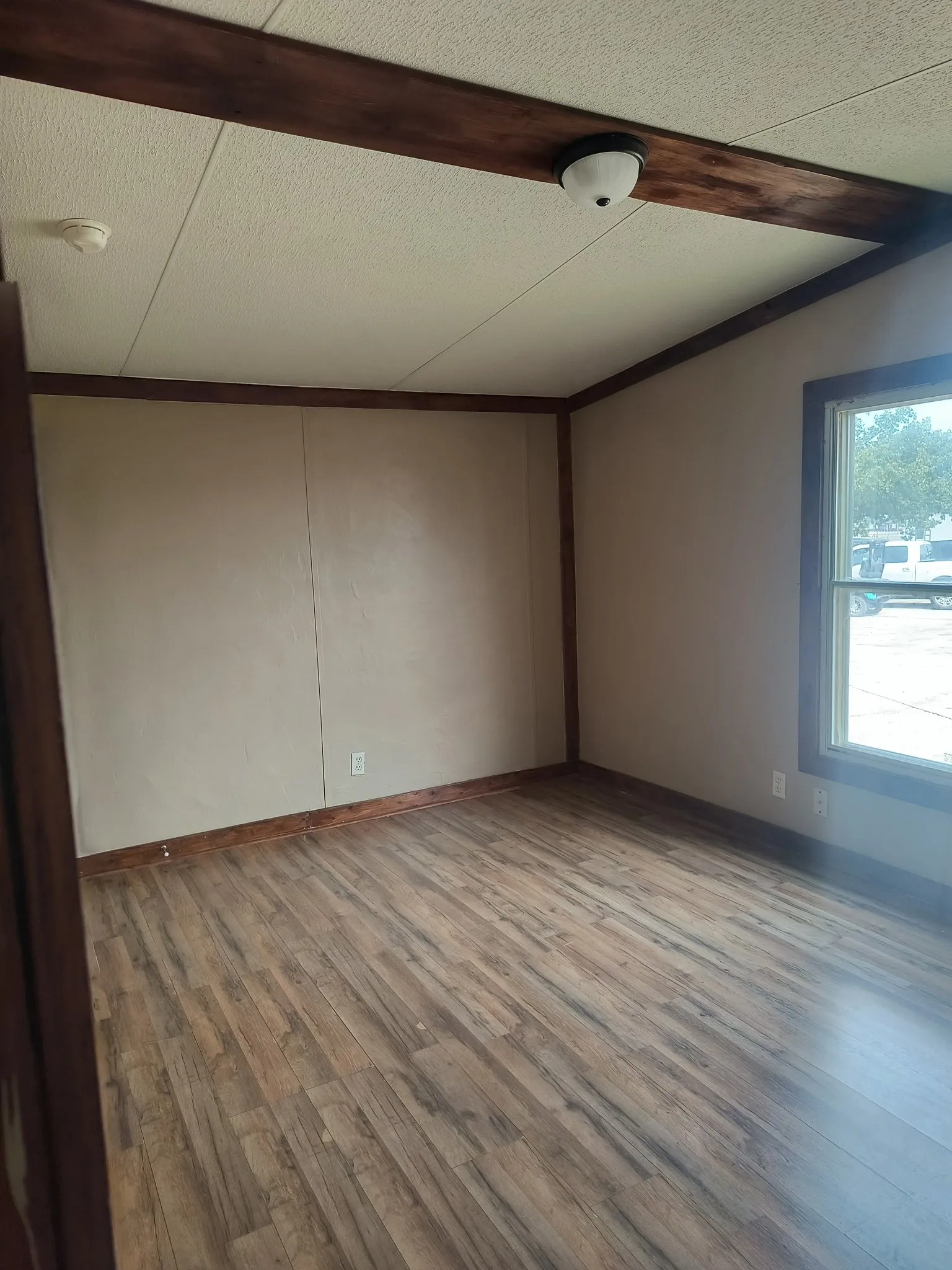 Mobile Home For Rent in Hood County , 4117 Gloria Court, Granbury, Texas 76049, 3 Bedroom, 2 Bathroom, Garage spaces, 1,216 Sqft, built in 2006, mls#21372899, Real Estate Agent in Granbury, Homes For Rent in Hood county, Homes For Rent in Granbury, Realtor in Granbury Texas, Real Estate Brokerage Independent Realty Texas, Luminita Cordes Realtor