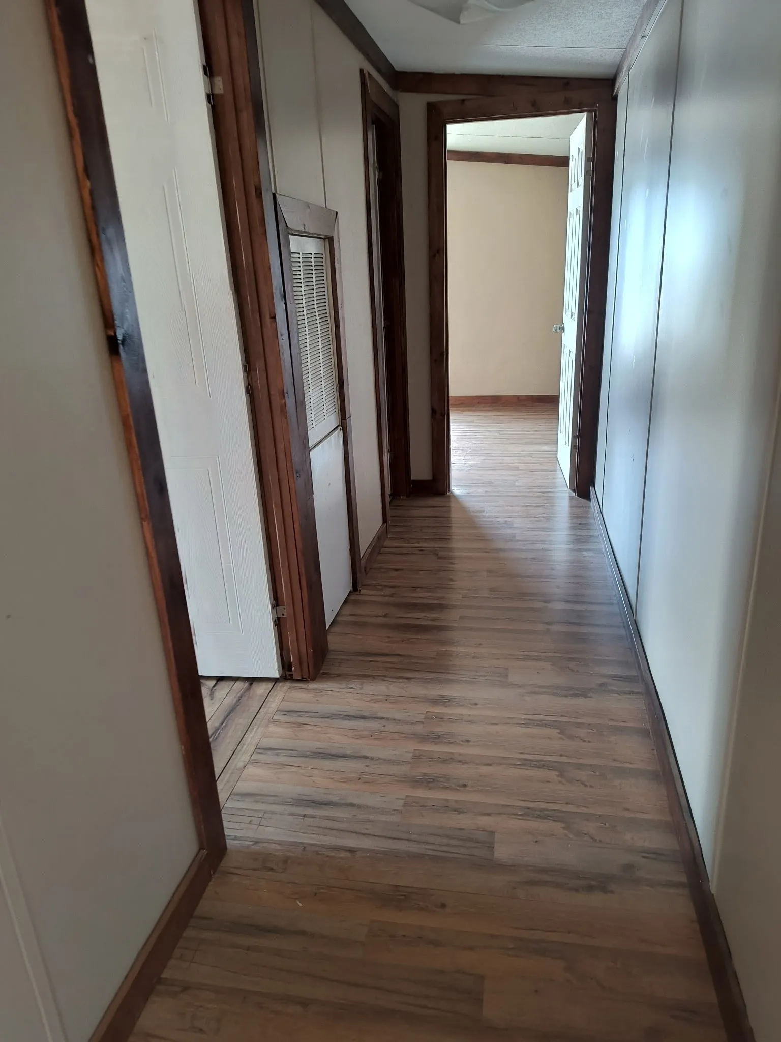 Mobile Home For Rent in Hood County , 4117 Gloria Court, Granbury, Texas 76049, 3 Bedroom, 2 Bathroom, Garage spaces, 1,216 Sqft, built in 2006, mls#21372899, Real Estate Agent in Granbury, Homes For Rent in Hood county, Homes For Rent in Granbury, Realtor in Granbury Texas, Real Estate Brokerage Independent Realty Texas, Luminita Cordes Realtor