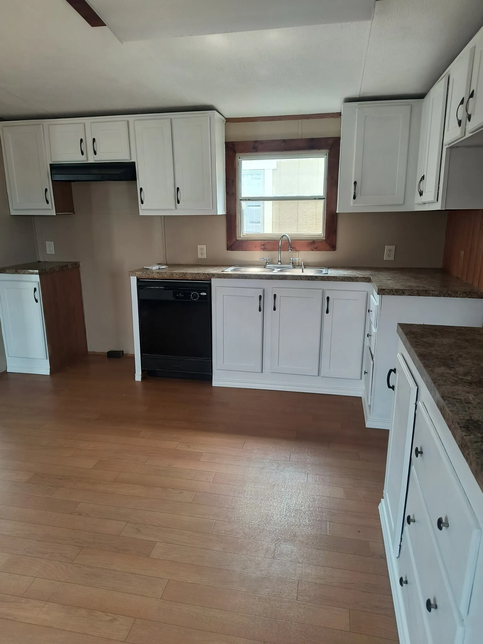 Mobile Home For Rent in Hood County , 4117 Gloria Court, Granbury, Texas 76049, 3 Bedroom, 2 Bathroom, Garage spaces, 1,216 Sqft, built in 2006, mls#21372899, Real Estate Agent in Granbury, Homes For Rent in Hood county, Homes For Rent in Granbury, Realtor in Granbury Texas, Real Estate Brokerage Independent Realty Texas, Luminita Cordes Realtor