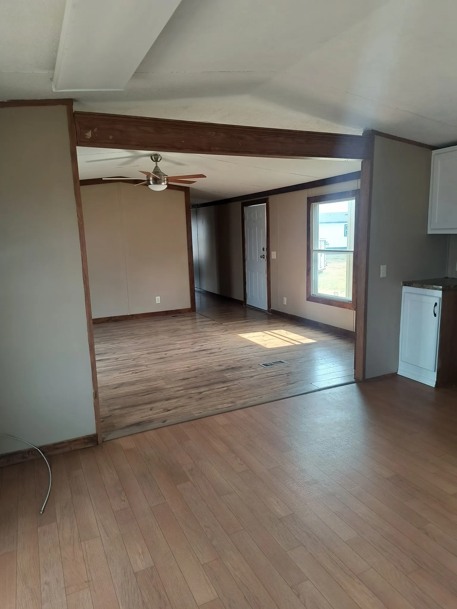 Mobile Home For Rent in Hood County , 4117 Gloria Court, Granbury, Texas 76049, 3 Bedroom, 2 Bathroom, Garage spaces, 1,216 Sqft, built in 2006, mls#21372899, Real Estate Agent in Granbury, Homes For Rent in Hood county, Homes For Rent in Granbury, Realtor in Granbury Texas, Real Estate Brokerage Independent Realty Texas, Luminita Cordes Realtor