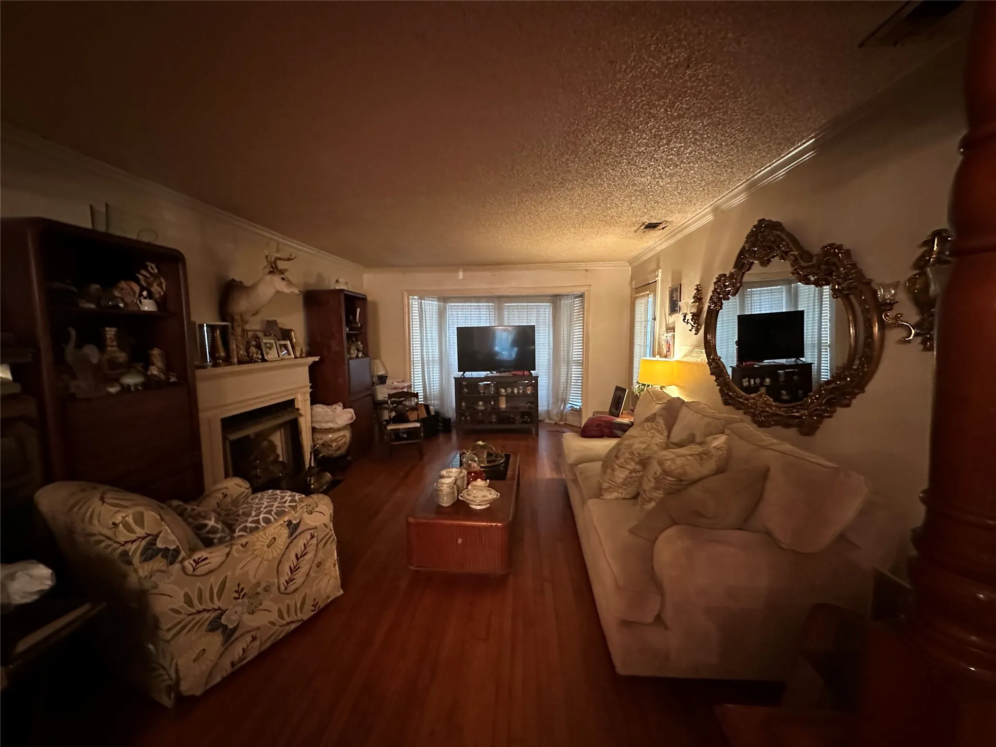 Single Family Residence For Sale in Dallas County , 7805 Wanebe Drive, Dallas, Texas 75235, 3 Bedroom, 2 Bathroom, Garage spaces, 1,561 Sqft, built in 1948, mls#21372900, Real Estate Agent in Dallas, Homes For Sale in Dallas county, Homes For Sale in Dallas, Realtor in Dallas Texas, Real Estate Brokerage Independent Realty Texas, Luminita Cordes Realtor
