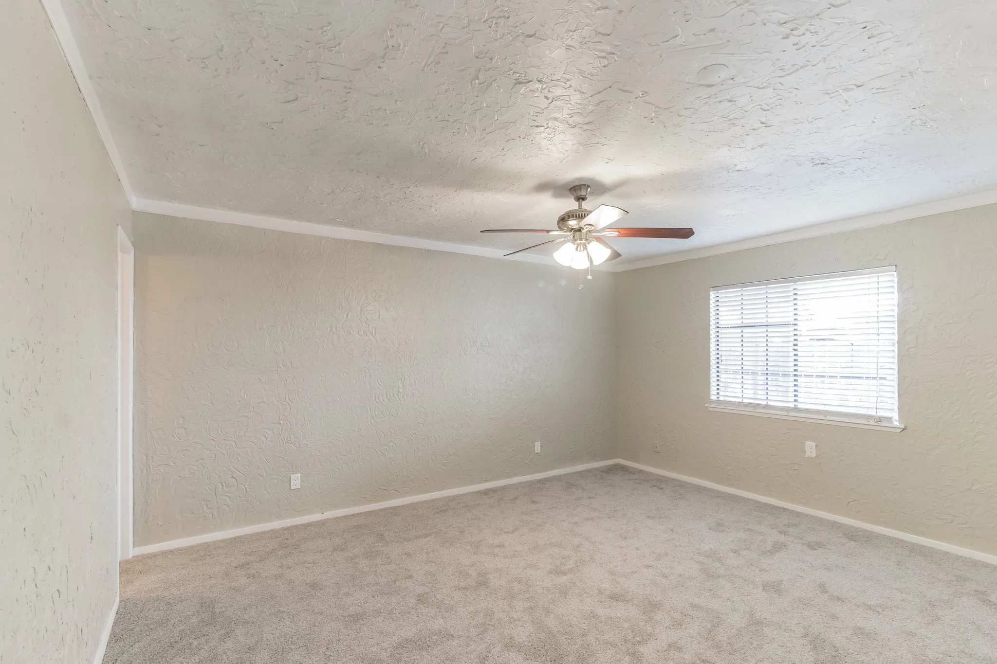 Single Family Residence For Rent in Dallas County , 3117 San Diego Drive, Dallas, Texas 75228, 3 Bedroom, 2 Bathroom, 2 Garage spaces, 1,674 Sqft, built in 1979, mls#21372906, Real Estate Agent in Dallas, Homes For Rent in Dallas county, Homes For Rent in Dallas, Realtor in Dallas Texas, Real Estate Brokerage Independent Realty Texas, Luminita Cordes Realtor