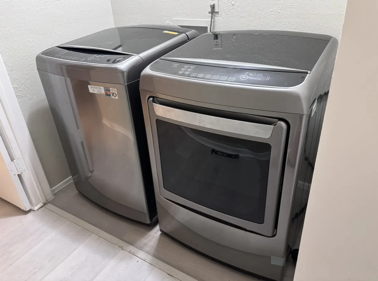 Single Family Residence For Rent in Dallas County , 3117 San Diego Drive, Dallas, Texas 75228, 3 Bedroom, 2 Bathroom, 2 Garage spaces, 1,674 Sqft, built in 1979, mls#21372906, Real Estate Agent in Dallas, Homes For Rent in Dallas county, Homes For Rent in Dallas, Realtor in Dallas Texas, Real Estate Brokerage Independent Realty Texas, Luminita Cordes Realtor