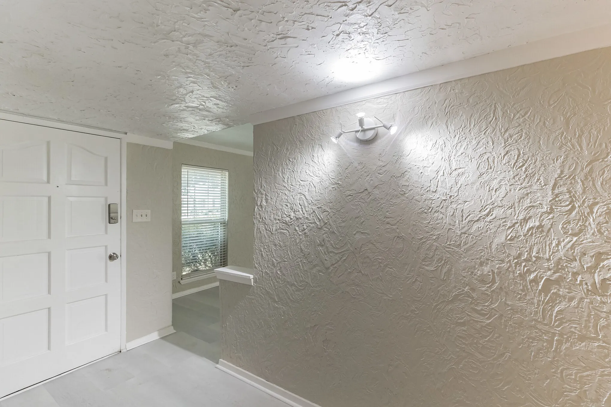 Single Family Residence For Rent in Dallas County , 3117 San Diego Drive, Dallas, Texas 75228, 3 Bedroom, 2 Bathroom, 2 Garage spaces, 1,674 Sqft, built in 1979, mls#21372906, Real Estate Agent in Dallas, Homes For Rent in Dallas county, Homes For Rent in Dallas, Realtor in Dallas Texas, Real Estate Brokerage Independent Realty Texas, Luminita Cordes Realtor