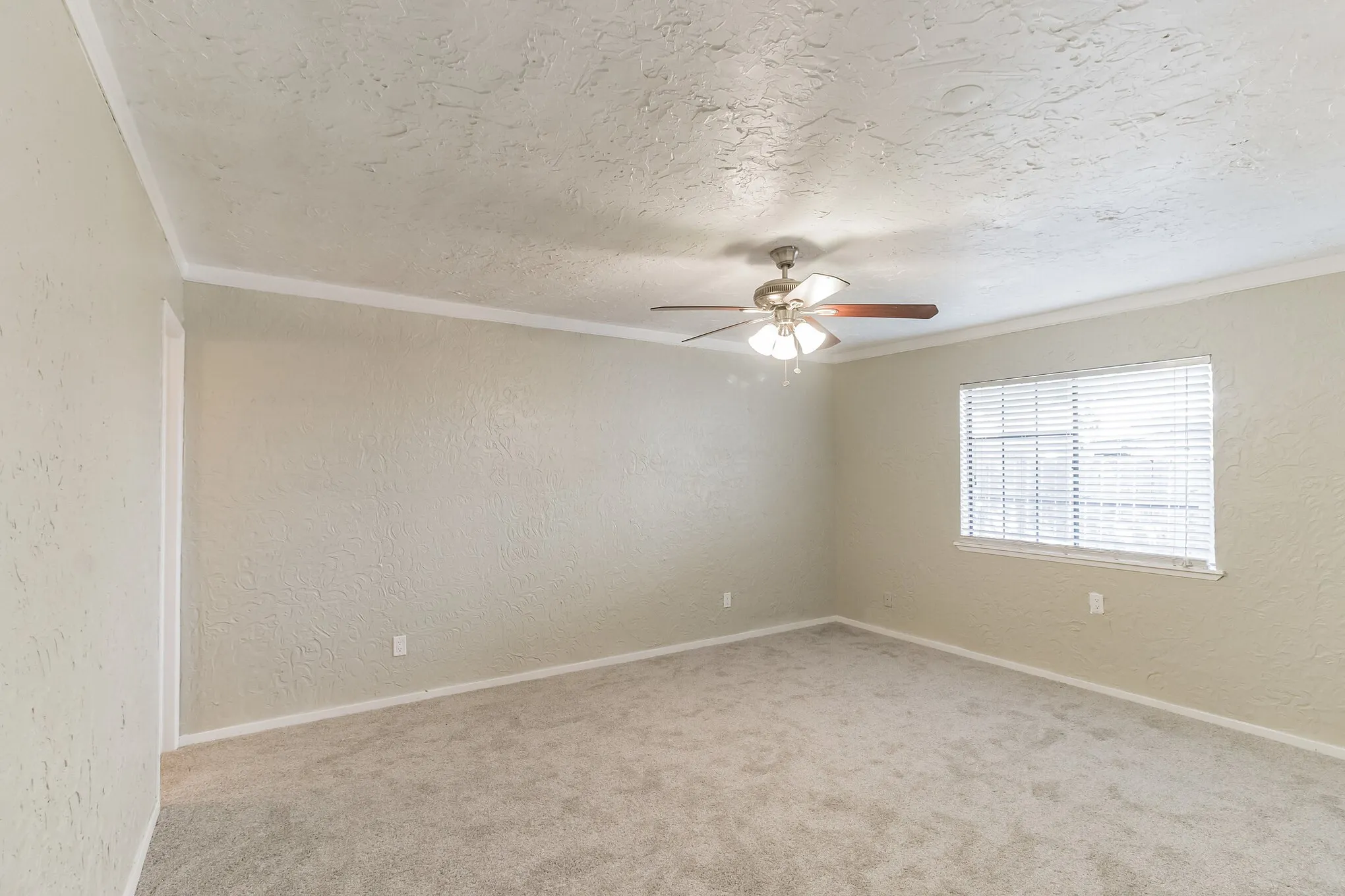 Single Family Residence For Rent in Dallas County , 3117 San Diego Drive, Dallas, Texas 75228, 3 Bedroom, 2 Bathroom, 2 Garage spaces, 1,674 Sqft, built in 1979, mls#21372906, Real Estate Agent in Dallas, Homes For Rent in Dallas county, Homes For Rent in Dallas, Realtor in Dallas Texas, Real Estate Brokerage Independent Realty Texas, Luminita Cordes Realtor
