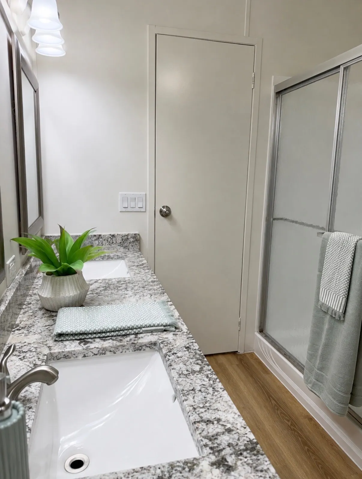 Mobile Home For Sale in Parker County , 113 Lazy Meadow Court, Springtown, Texas 76082, 3 Bedroom, 2 Bathroom, Garage spaces, 1,344 Sqft, built in 2000, mls#21372901, Real Estate Agent in Springtown, Homes For Sale in Parker county, Homes For Sale in Springtown, Realtor in Springtown Texas, Real Estate Brokerage Independent Realty Texas, Luminita Cordes Realtor