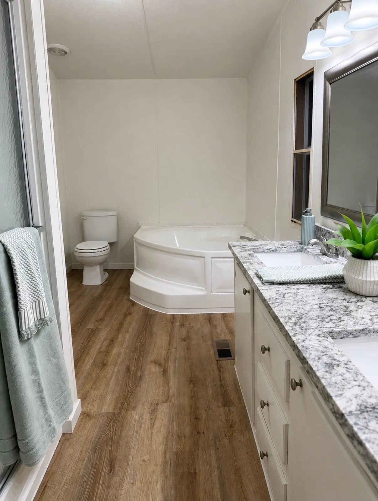 Mobile Home For Sale in Parker County , 113 Lazy Meadow Court, Springtown, Texas 76082, 3 Bedroom, 2 Bathroom, Garage spaces, 1,344 Sqft, built in 2000, mls#21372901, Real Estate Agent in Springtown, Homes For Sale in Parker county, Homes For Sale in Springtown, Realtor in Springtown Texas, Real Estate Brokerage Independent Realty Texas, Luminita Cordes Realtor