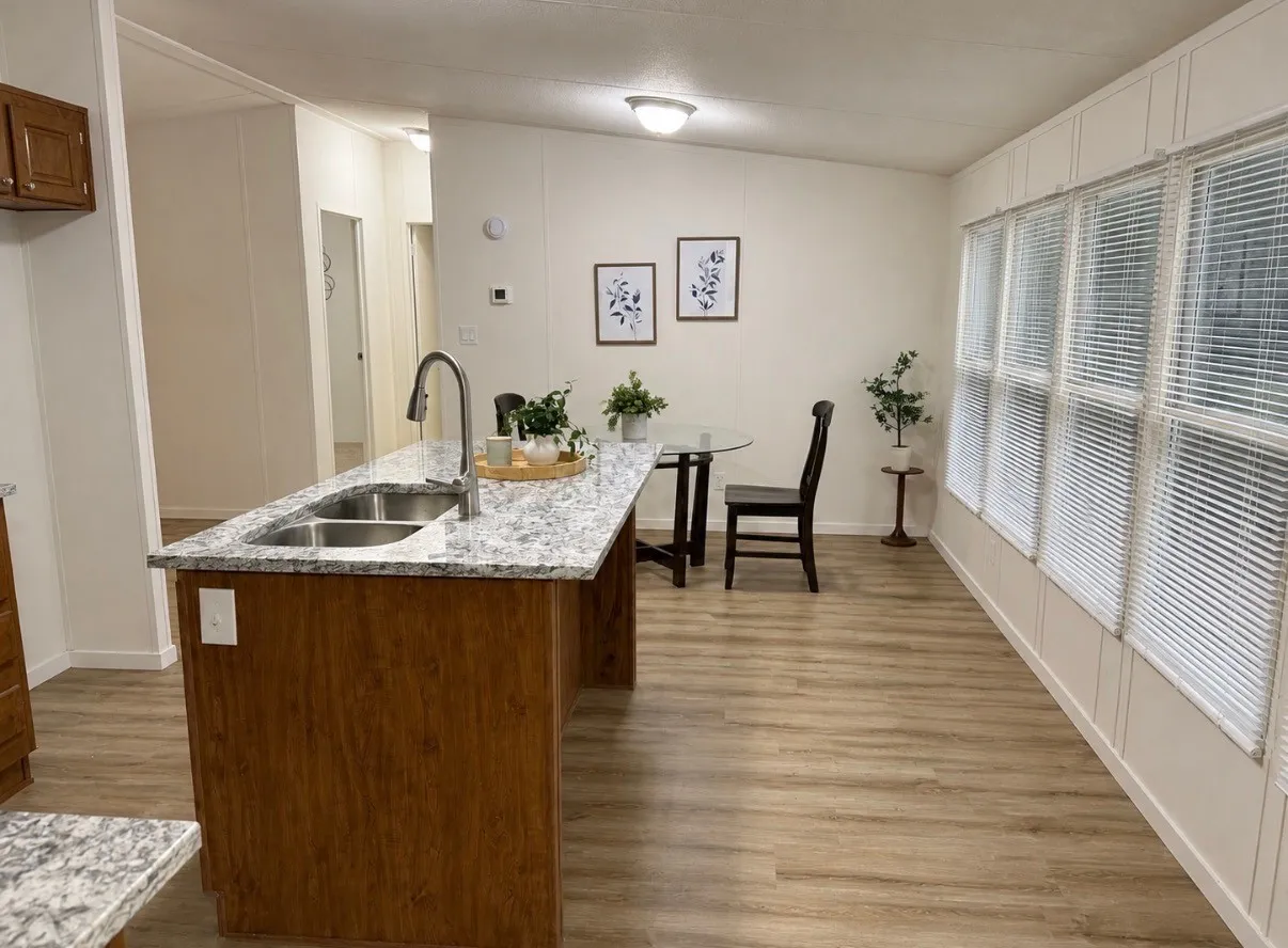 Mobile Home For Sale in Parker County , 113 Lazy Meadow Court, Springtown, Texas 76082, 3 Bedroom, 2 Bathroom, Garage spaces, 1,344 Sqft, built in 2000, mls#21372901, Real Estate Agent in Springtown, Homes For Sale in Parker county, Homes For Sale in Springtown, Realtor in Springtown Texas, Real Estate Brokerage Independent Realty Texas, Luminita Cordes Realtor