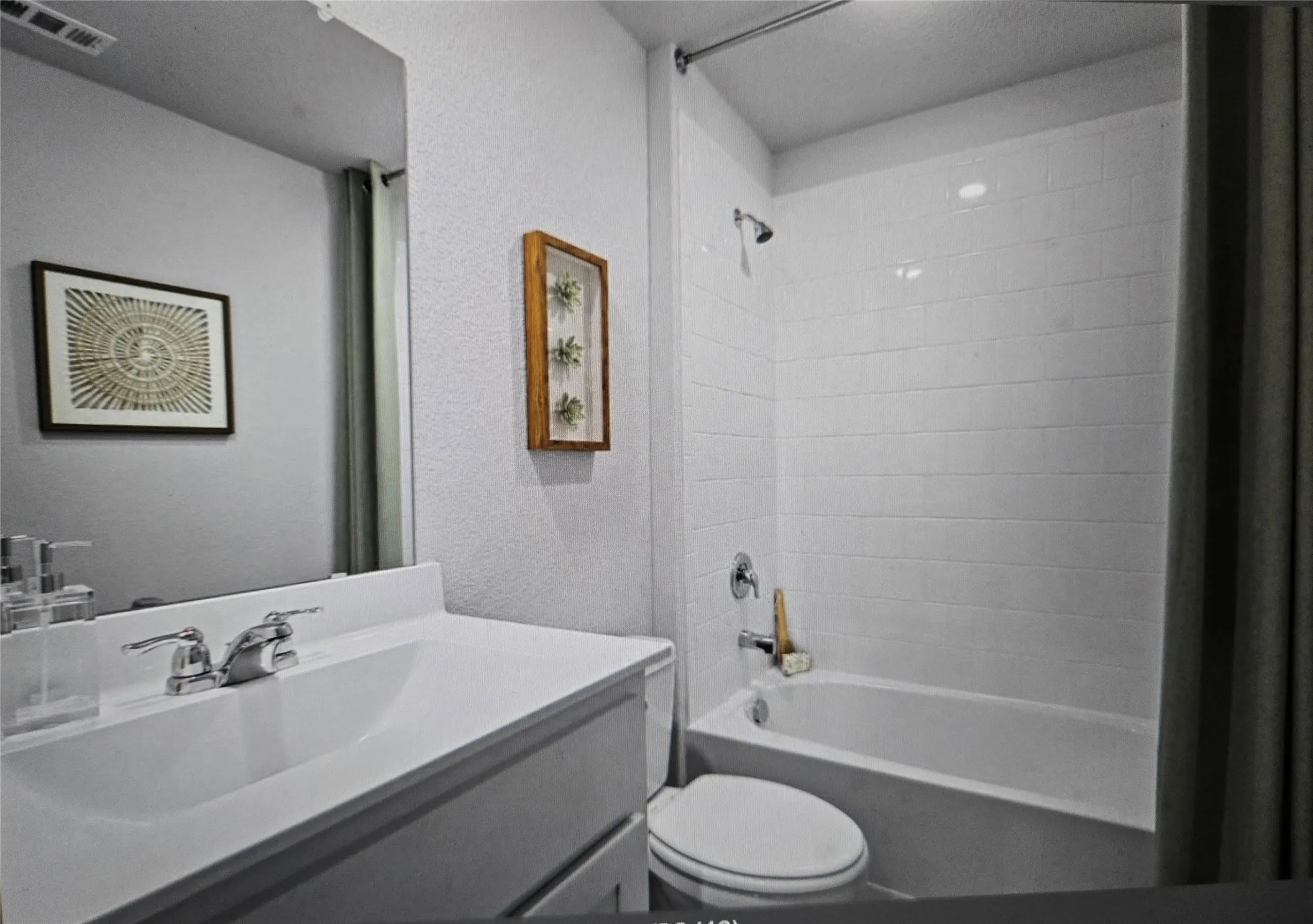Single Family Residence For Sale in Johnson County , 1517 Central Park Drive, Alvarado, Texas 76009, 4 Bedroom, 2 Bathroom, 1 Garage spaces, 1,875 Sqft, built in 2024, mls#21372915, Real Estate Agent in Alvarado, Homes For Sale in Johnson county, Homes For Sale in Alvarado, Realtor in Alvarado Texas, Real Estate Brokerage Independent Realty Texas, Luminita Cordes Realtor
