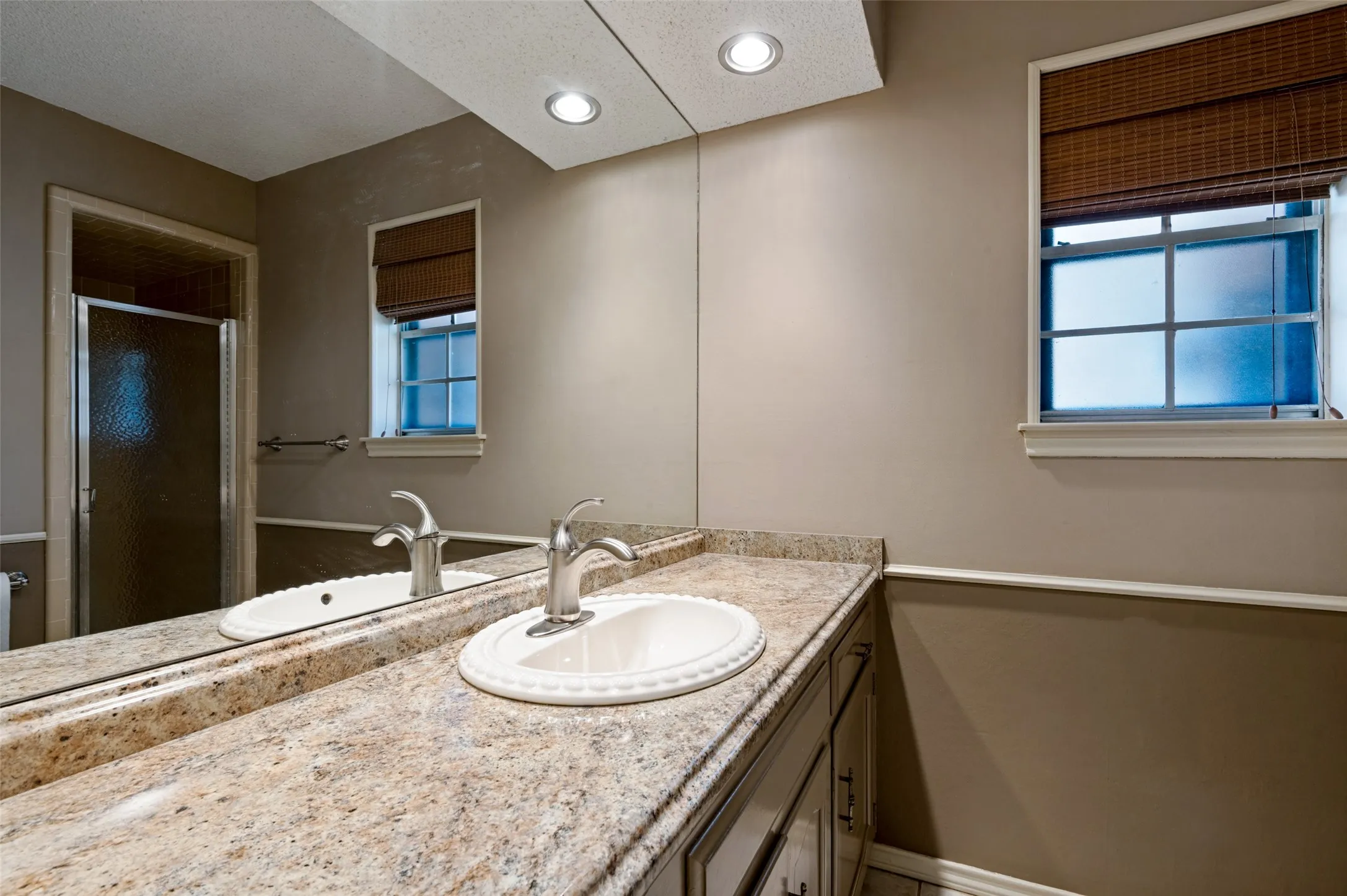 Single Family Residence For Sale in Tarrant County , 9015 Hunters Glen Trail, Fort Worth, Texas 76120, 4 Bedroom, 3 Bathroom, 2 Garage spaces, 2,889 Sqft, built in 1976, mls#21346692, Real Estate Agent in Fort Worth, Homes For Sale in Tarrant county, Homes For Sale in Fort Worth, Realtor in Fort Worth Texas, Real Estate Brokerage Independent Realty Texas, Luminita Cordes Realtor