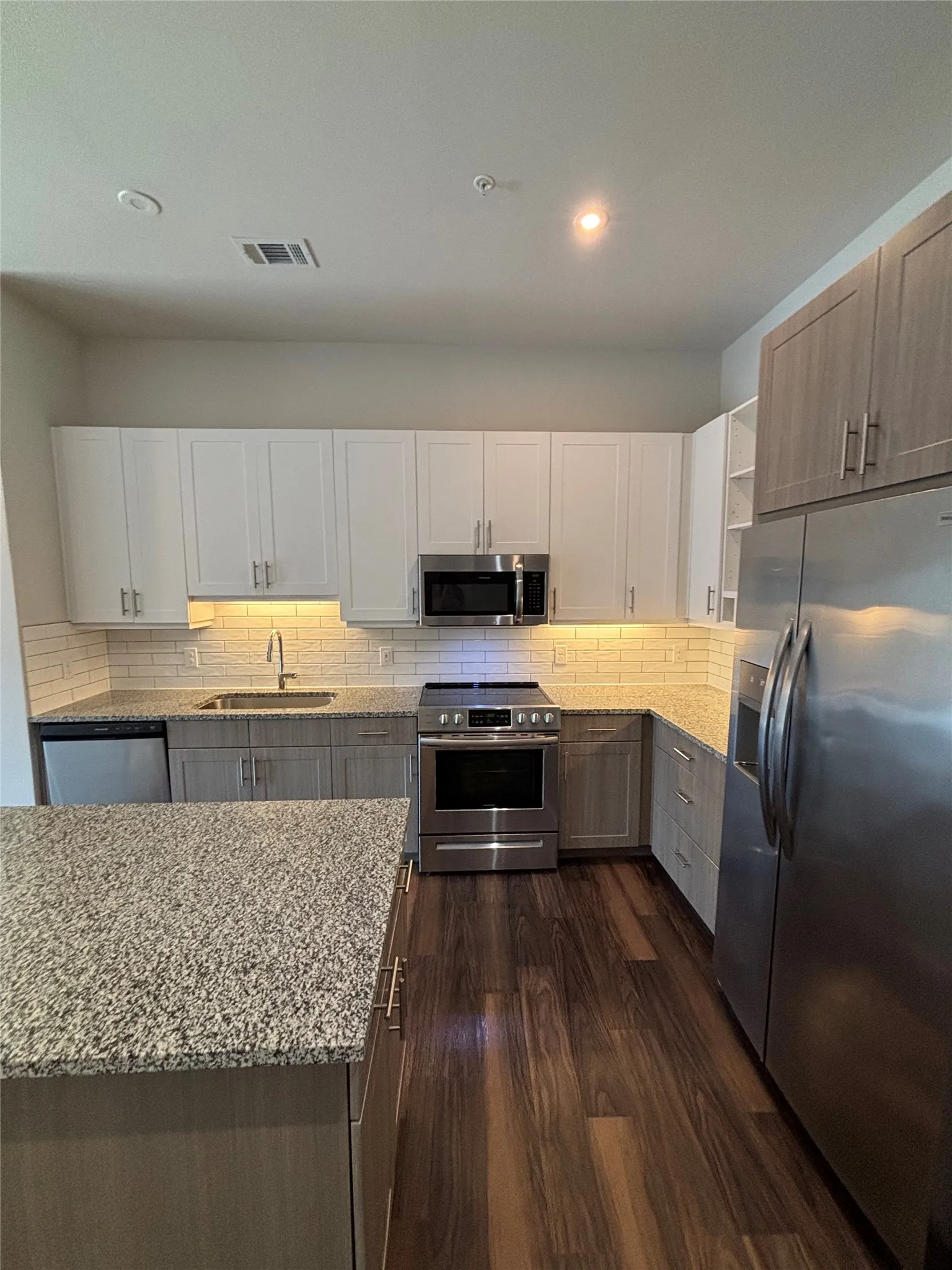 Apartment For Rent in Collin County , 6303 Frisco Square Boulevard 306, Frisco, Texas 75034, 1 Bedroom, 1 Bathroom, 1 Garage spaces, 702 Sqft, built in 2020, mls#21372916, Real Estate Agent in Frisco, Homes For Rent in Collin county, Homes For Rent in Frisco, Realtor in Frisco Texas, Real Estate Brokerage Independent Realty Texas, Luminita Cordes Realtor