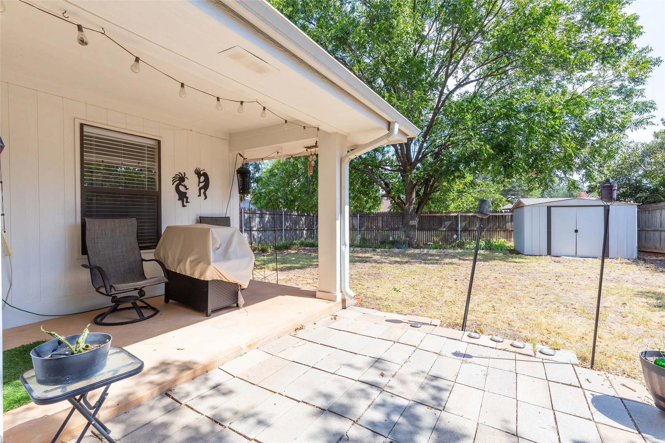 Single Family Residence For Sale in Taylor County , 2901 Oak Ridge Court, Abilene, Texas 79606, 3 Bedroom, 2 Bathroom, 2 Garage spaces, 1,532 Sqft, built in 1986, mls#21372927, Real Estate Agent in Abilene, Homes For Sale in Taylor county, Homes For Sale in Abilene, Realtor in Abilene Texas, Real Estate Brokerage Independent Realty Texas, Luminita Cordes Realtor