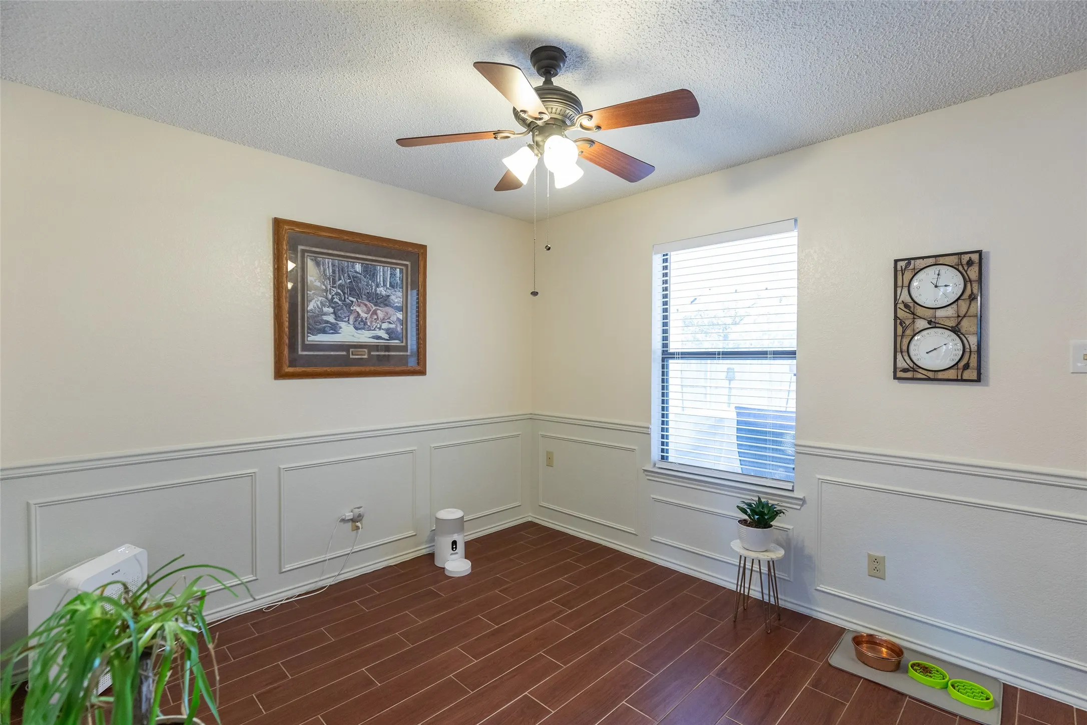 Single Family Residence For Sale in Taylor County , 2901 Oak Ridge Court, Abilene, Texas 79606, 3 Bedroom, 2 Bathroom, 2 Garage spaces, 1,532 Sqft, built in 1986, mls#21372927, Real Estate Agent in Abilene, Homes For Sale in Taylor county, Homes For Sale in Abilene, Realtor in Abilene Texas, Real Estate Brokerage Independent Realty Texas, Luminita Cordes Realtor