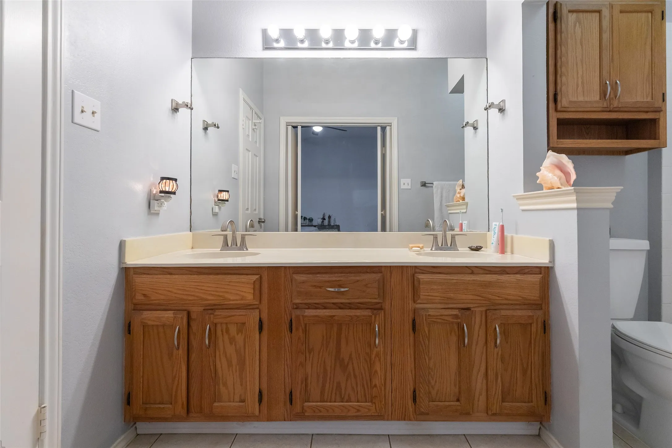 Single Family Residence For Sale in Taylor County , 2901 Oak Ridge Court, Abilene, Texas 79606, 3 Bedroom, 2 Bathroom, 2 Garage spaces, 1,532 Sqft, built in 1986, mls#21372927, Real Estate Agent in Abilene, Homes For Sale in Taylor county, Homes For Sale in Abilene, Realtor in Abilene Texas, Real Estate Brokerage Independent Realty Texas, Luminita Cordes Realtor