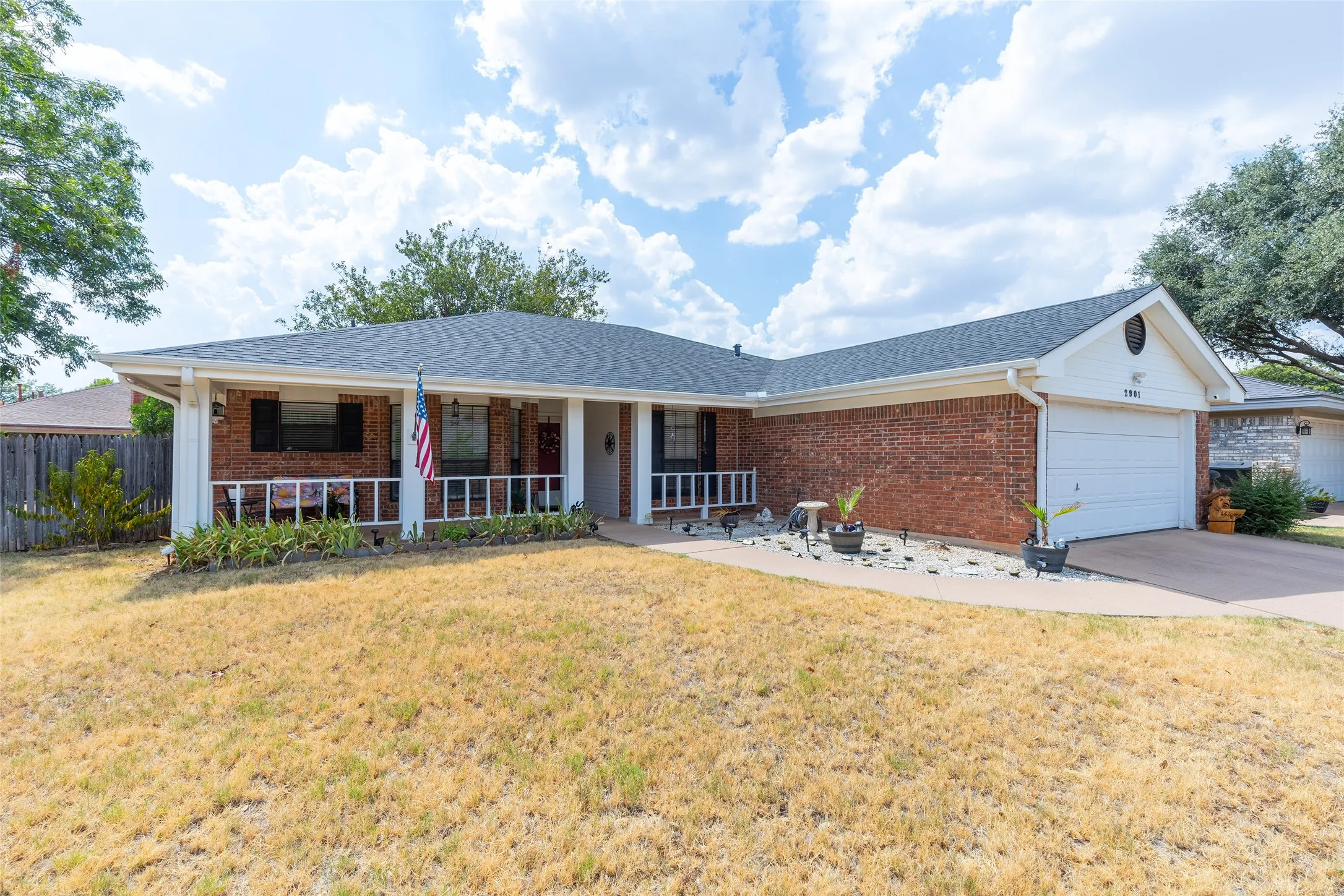 Single Family Residence For Sale in Taylor County , 2901 Oak Ridge Court, Abilene, Texas 79606, 3 Bedroom, 2 Bathroom, 2 Garage spaces, 1,532 Sqft, built in 1986, mls#21372927, Real Estate Agent in Abilene, Homes For Sale in Taylor county, Homes For Sale in Abilene, Realtor in Abilene Texas, Real Estate Brokerage Independent Realty Texas, Luminita Cordes Realtor