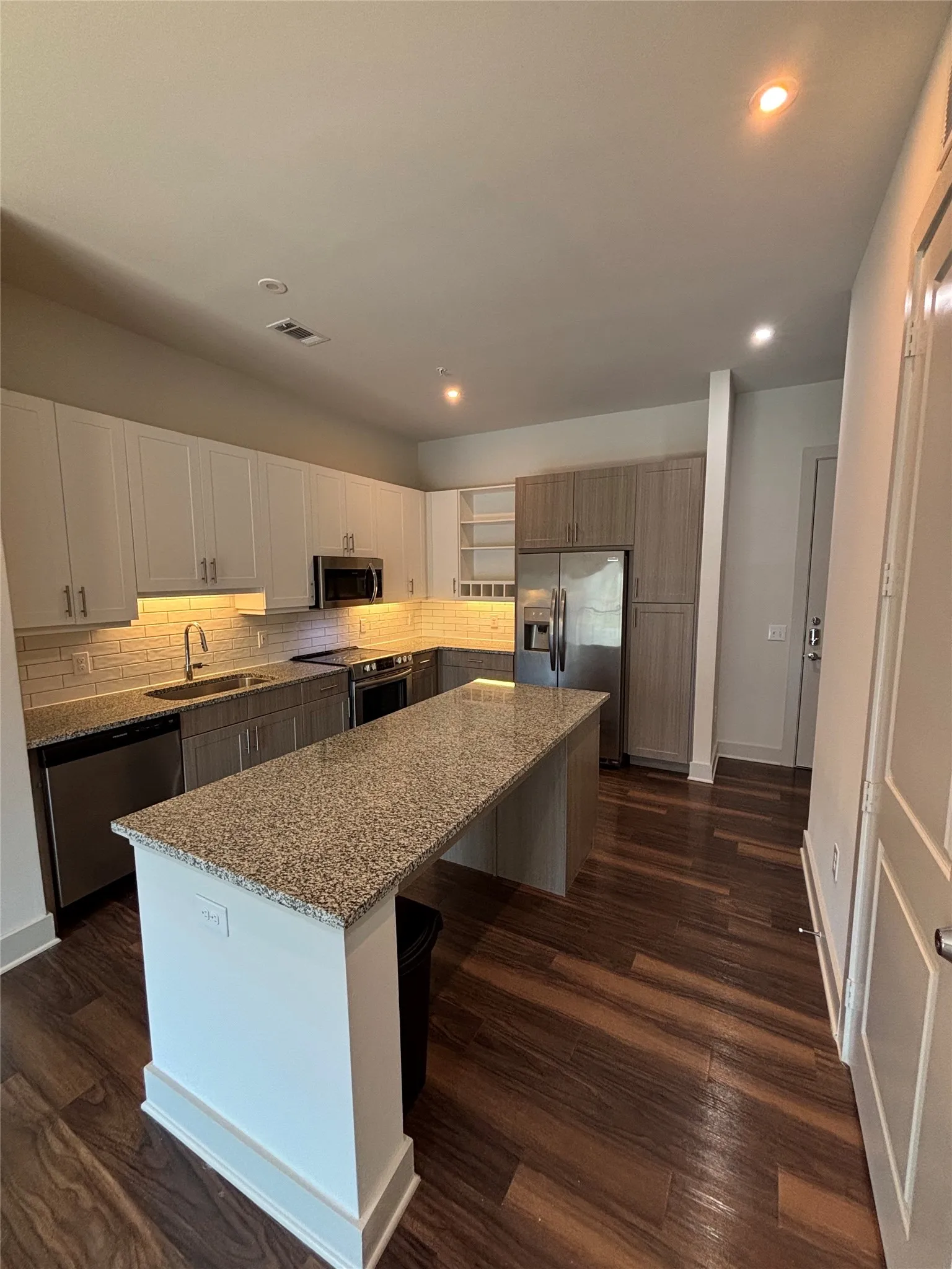 Apartment For Rent in Collin County , 6303 Frisco Square Boulevard 279, Frisco, Texas 75034, 1 Bedroom, 1 Bathroom, 1 Garage spaces, 743 Sqft, built in 2020, mls#21372928, Real Estate Agent in Frisco, Homes For Rent in Collin county, Homes For Rent in Frisco, Realtor in Frisco Texas, Real Estate Brokerage Independent Realty Texas, Luminita Cordes Realtor