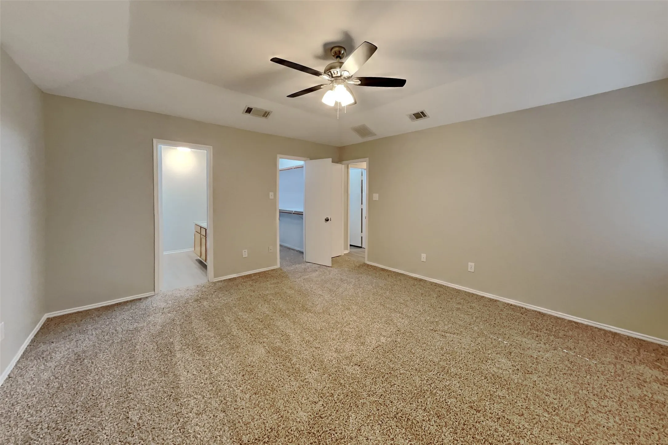 Single Family Residence For Rent in Tarrant County , 520 Hollyberry Drive, Mansfield, Texas 76063, 3 Bedroom, 2 Bathroom, 2 Garage spaces, 1,460 Sqft, built in 2000, mls#21372923, Real Estate Agent in Mansfield, Homes For Rent in Tarrant county, Homes For Rent in Mansfield, Realtor in Mansfield Texas, Real Estate Brokerage Independent Realty Texas, Luminita Cordes Realtor