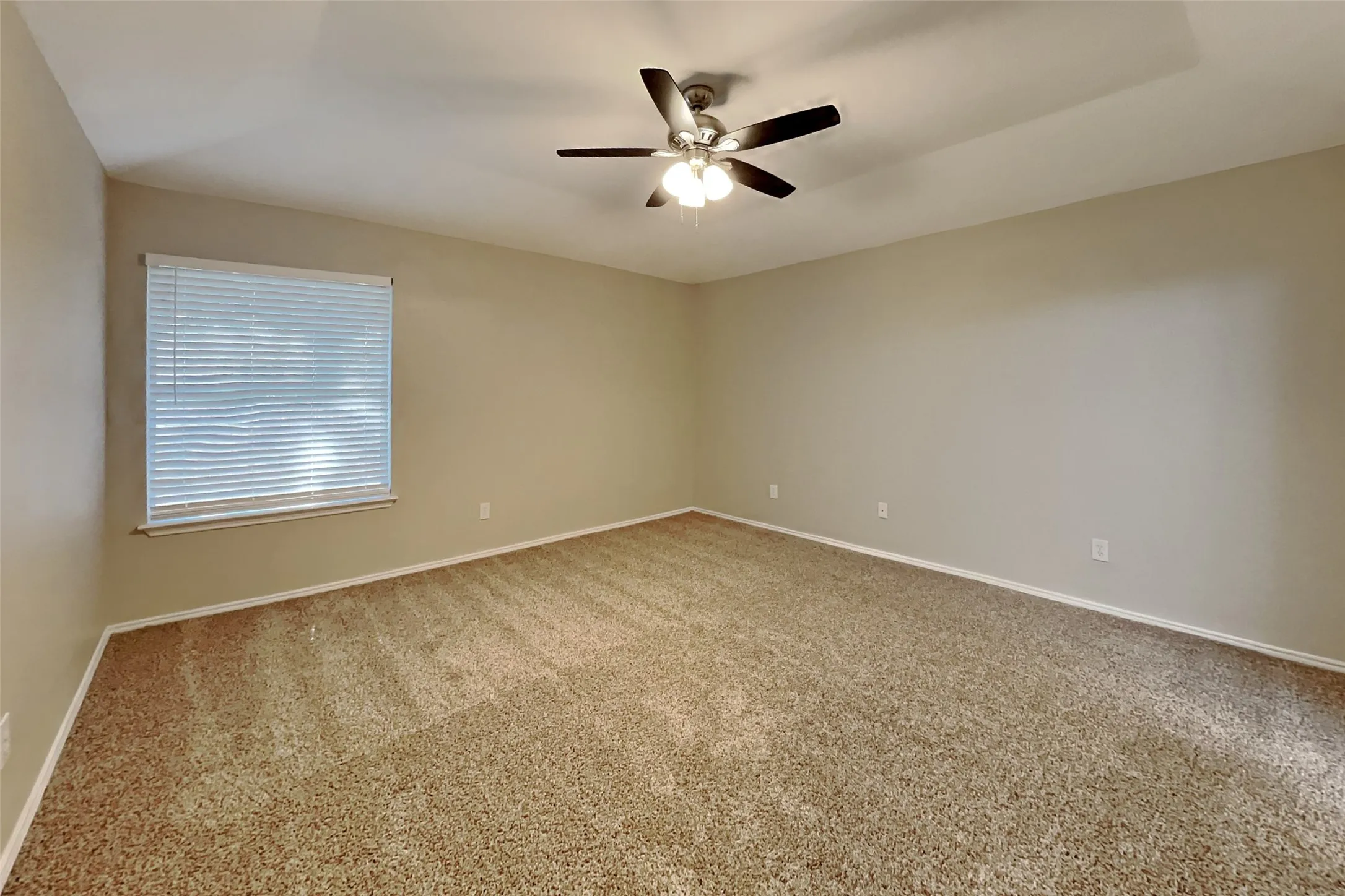 Single Family Residence For Rent in Tarrant County , 520 Hollyberry Drive, Mansfield, Texas 76063, 3 Bedroom, 2 Bathroom, 2 Garage spaces, 1,460 Sqft, built in 2000, mls#21372923, Real Estate Agent in Mansfield, Homes For Rent in Tarrant county, Homes For Rent in Mansfield, Realtor in Mansfield Texas, Real Estate Brokerage Independent Realty Texas, Luminita Cordes Realtor