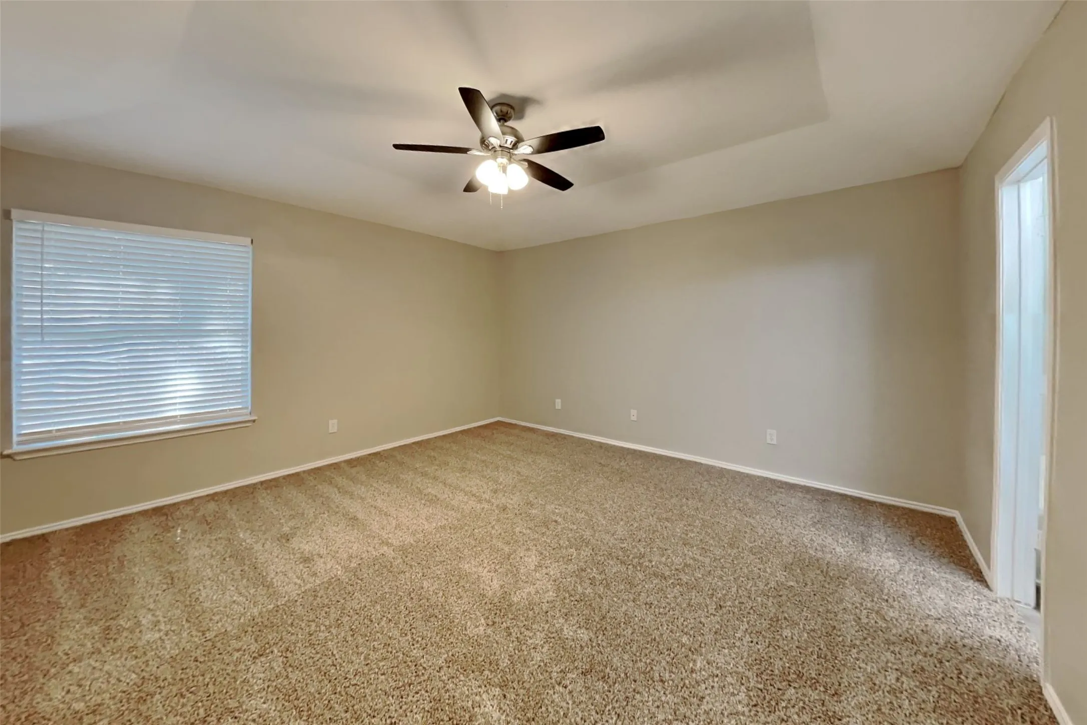Single Family Residence For Rent in Tarrant County , 520 Hollyberry Drive, Mansfield, Texas 76063, 3 Bedroom, 2 Bathroom, 2 Garage spaces, 1,460 Sqft, built in 2000, mls#21372923, Real Estate Agent in Mansfield, Homes For Rent in Tarrant county, Homes For Rent in Mansfield, Realtor in Mansfield Texas, Real Estate Brokerage Independent Realty Texas, Luminita Cordes Realtor
